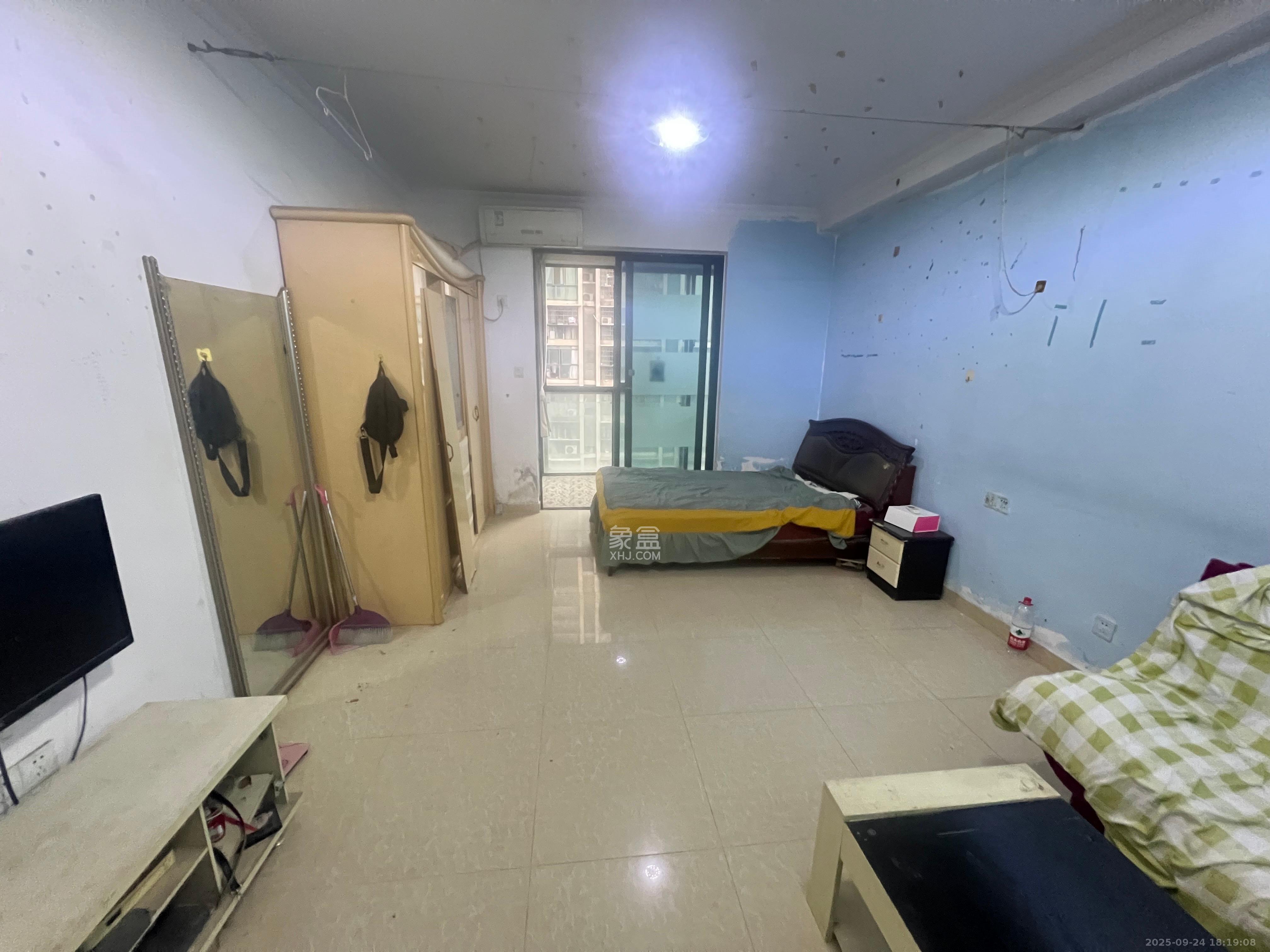 尊邸华庭 1室1厅1卫 1200.0元/月 尊邸华庭 1室1厅1卫 1200.0元/月室内图