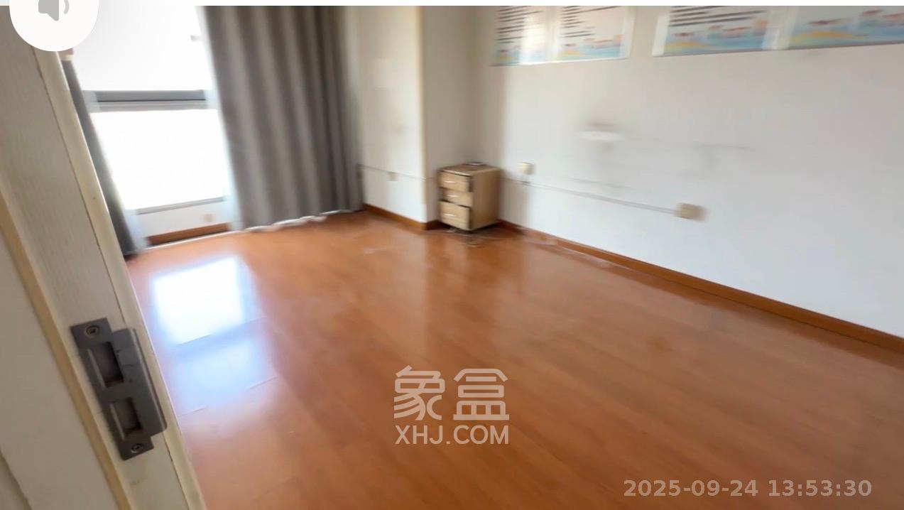 西子一间 6室2厅1卫 6000.0元/月 西子一间 6室2厅1卫 6000.0元/月室内图