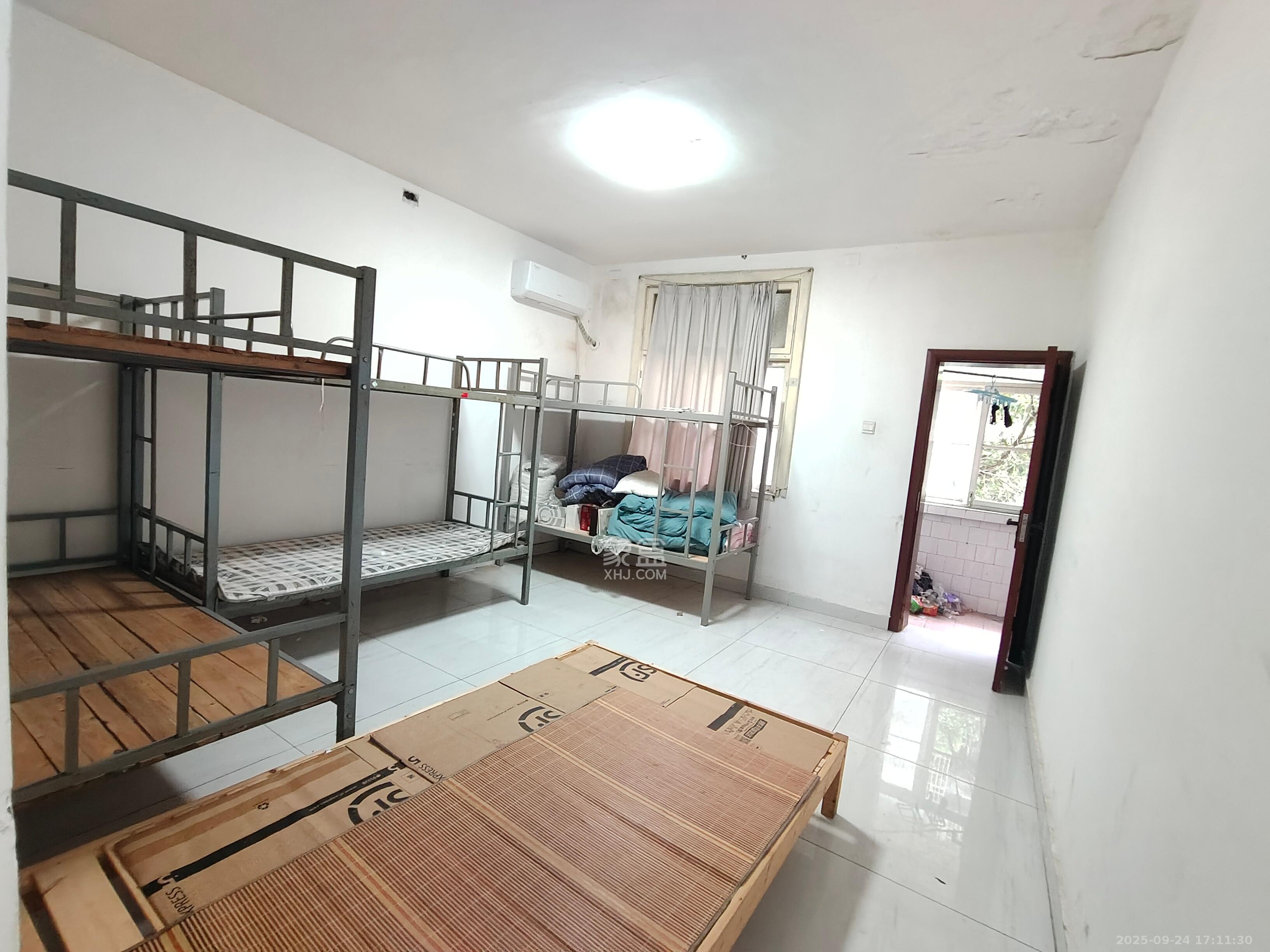 五一东村  3室1厅1卫    2000.0元/月室内图