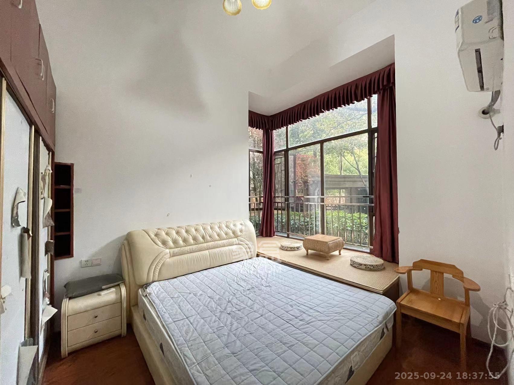 高信向日葵 2室2厅2卫 2000.0元/月 高信向日葵 2室2厅2卫 2000.0元/月室内图