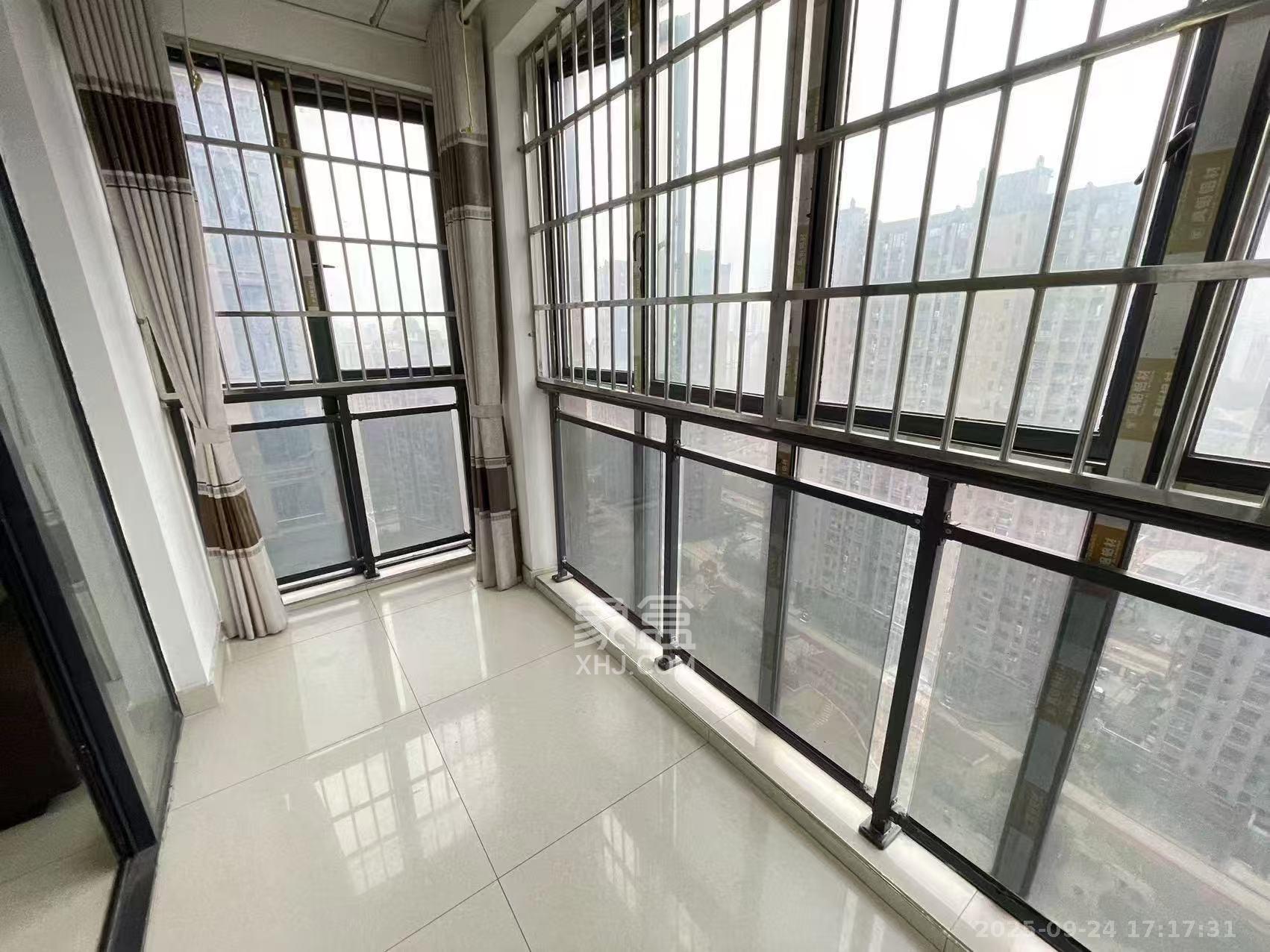 中央美郡  2室2厅1卫    2600.0元/月室内图