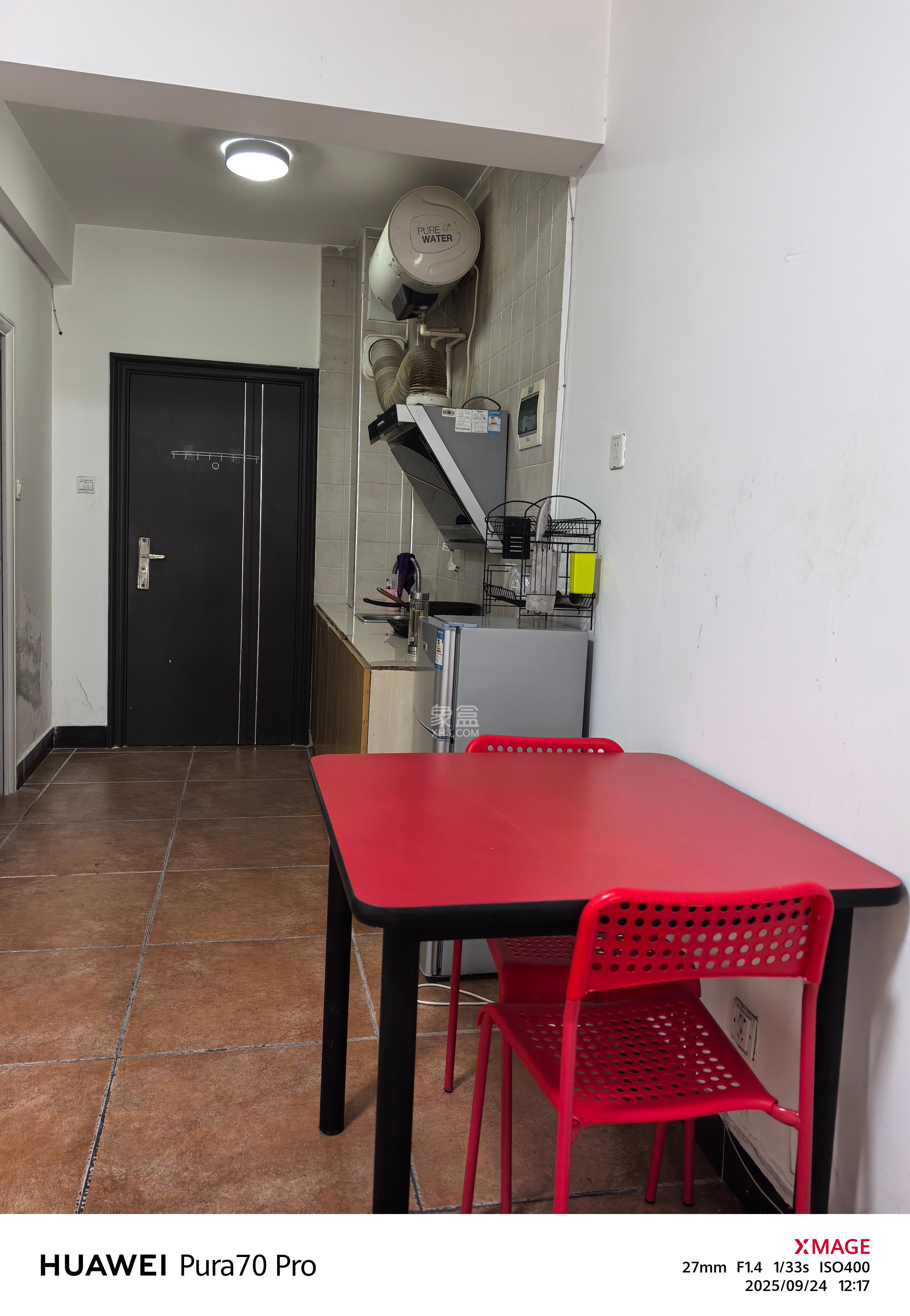 晶都公馆 1室1厅1卫 800.0元/月 晶都公馆 1室1厅1卫 800.0元/月室内图