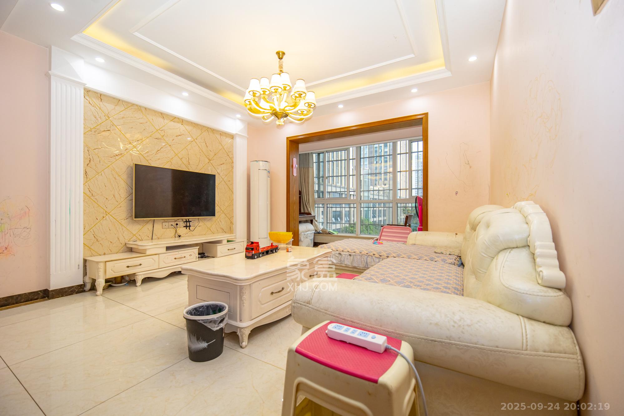 时代星空 3室2厅2卫 81.0万 时代星空 3室2厅2卫 81.0万客厅