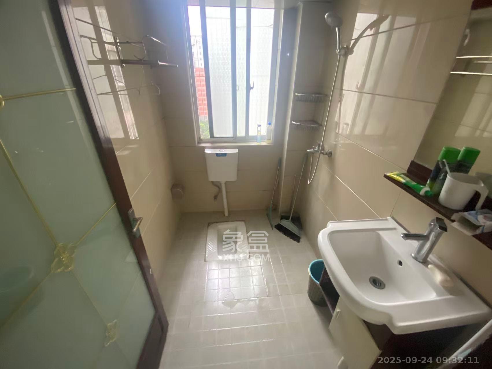 银轩铭誉(四海怡家)  2室2厅1卫    3200.0元/月 银轩铭誉(四海怡家)  2室2厅1卫    3200.0元/月室内图