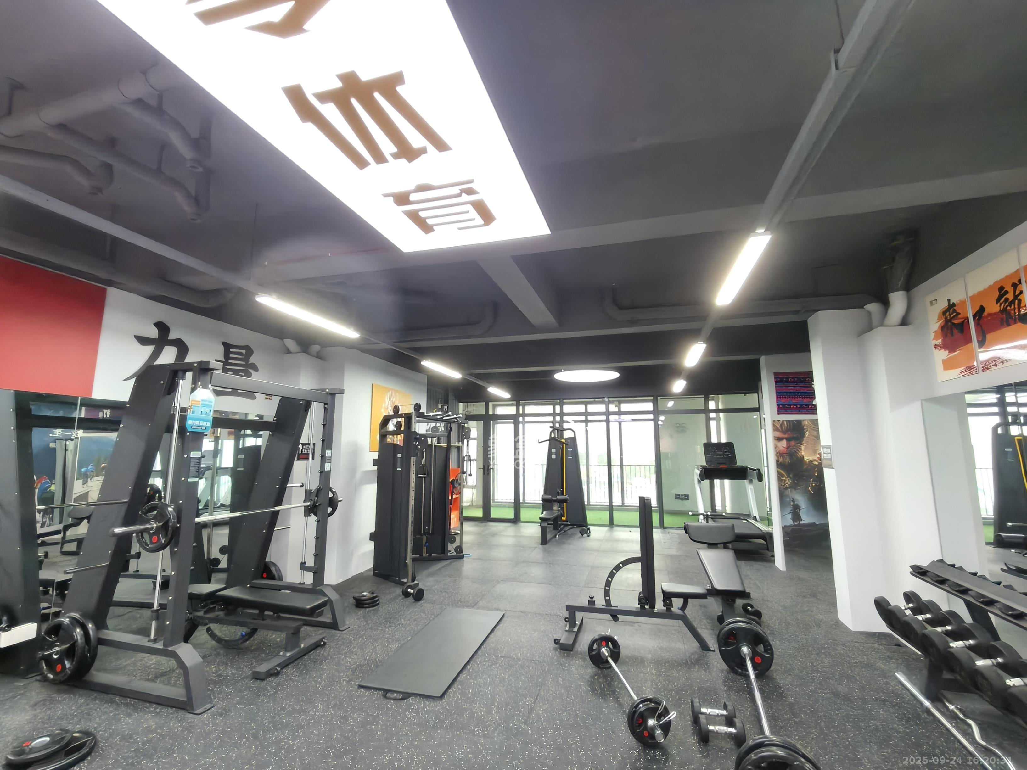 海伦春天   391.0㎡      9000.0元/月室内图