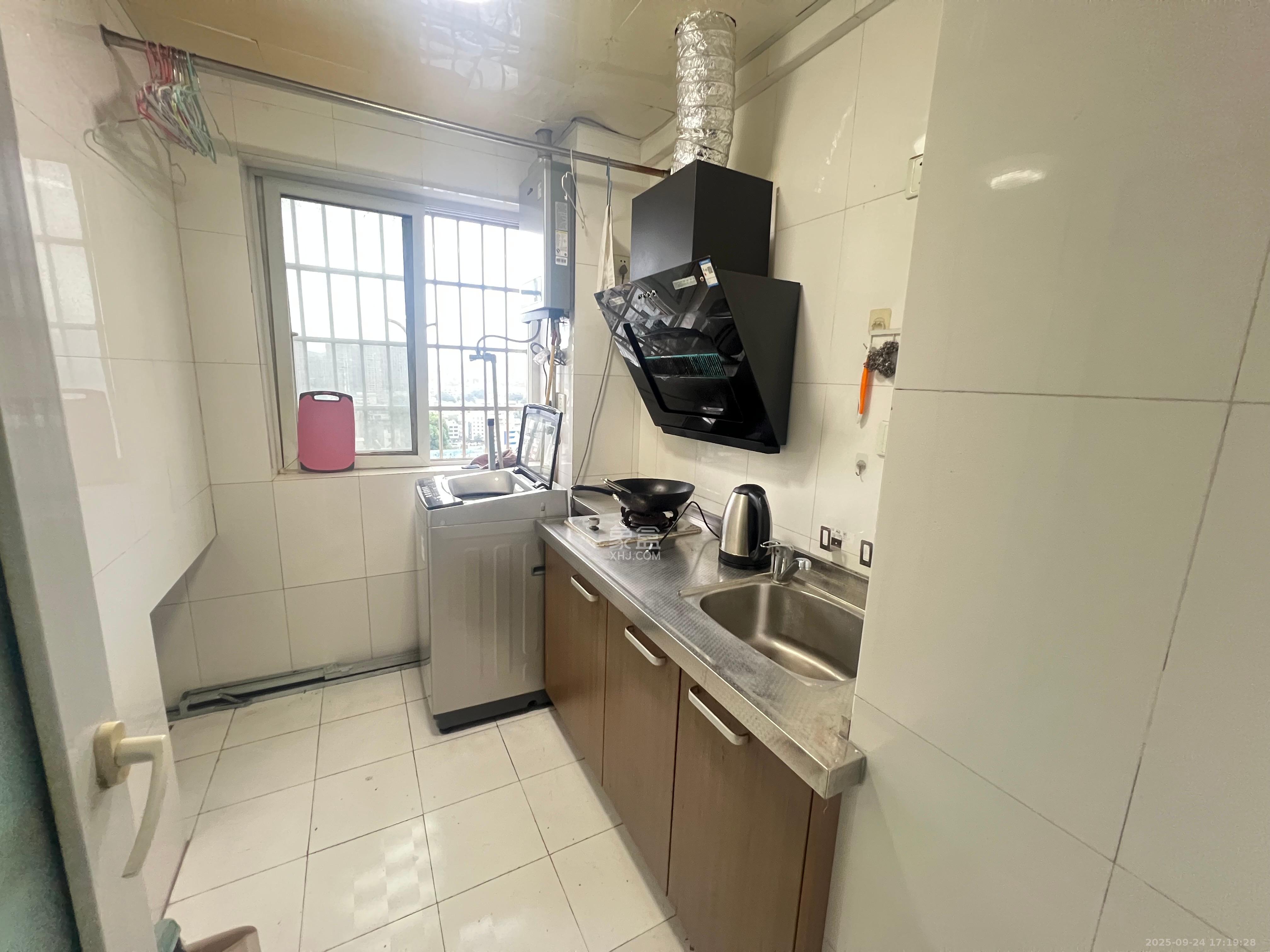 谋房博客(博客天街) 1室1厅1卫 1400.0元/月 谋房博客(博客天街) 1室1厅1卫 1400.0元/月室内图