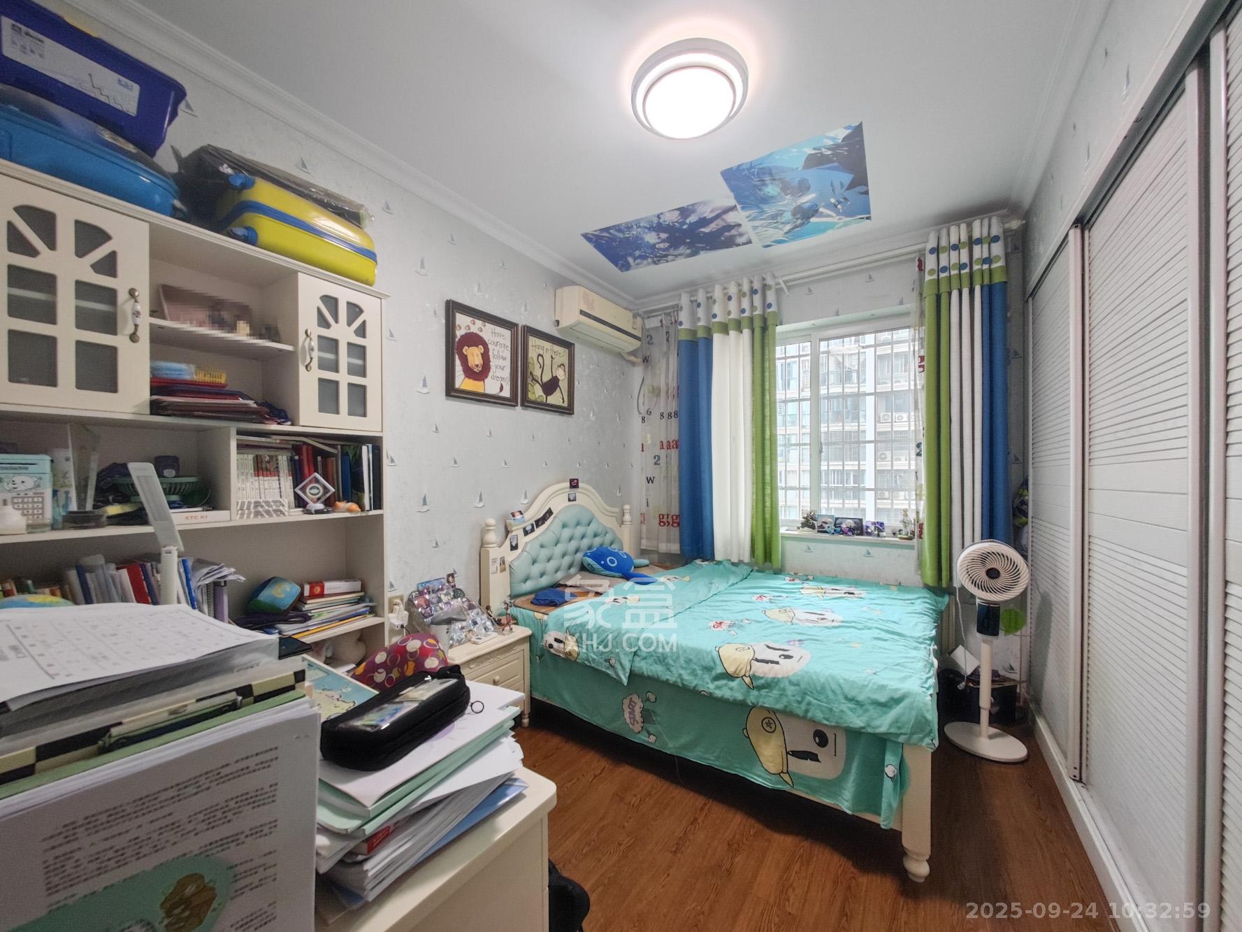 泰禹家园(彩云之翼家园一期、二期、三期) 4室2厅2卫 130.0万 泰禹家园(彩云之翼家园一期、二期、三期) 4室2厅2卫 130.0万卧室