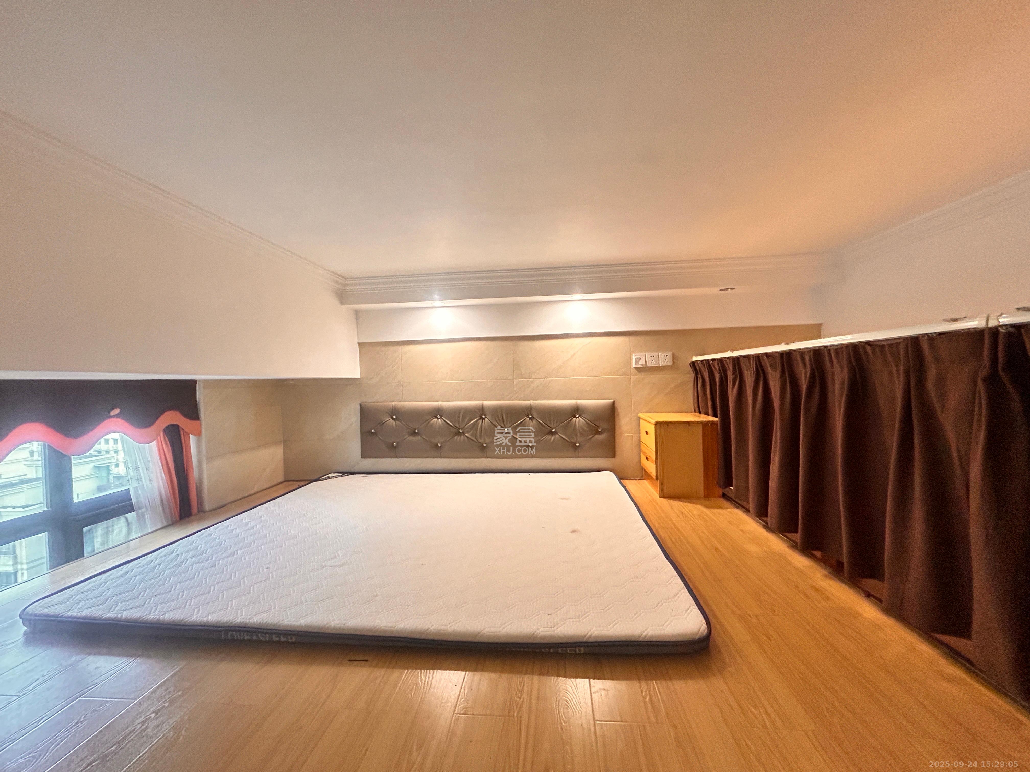 荣悦台  1室1厅1卫    2200.0元/月室内图