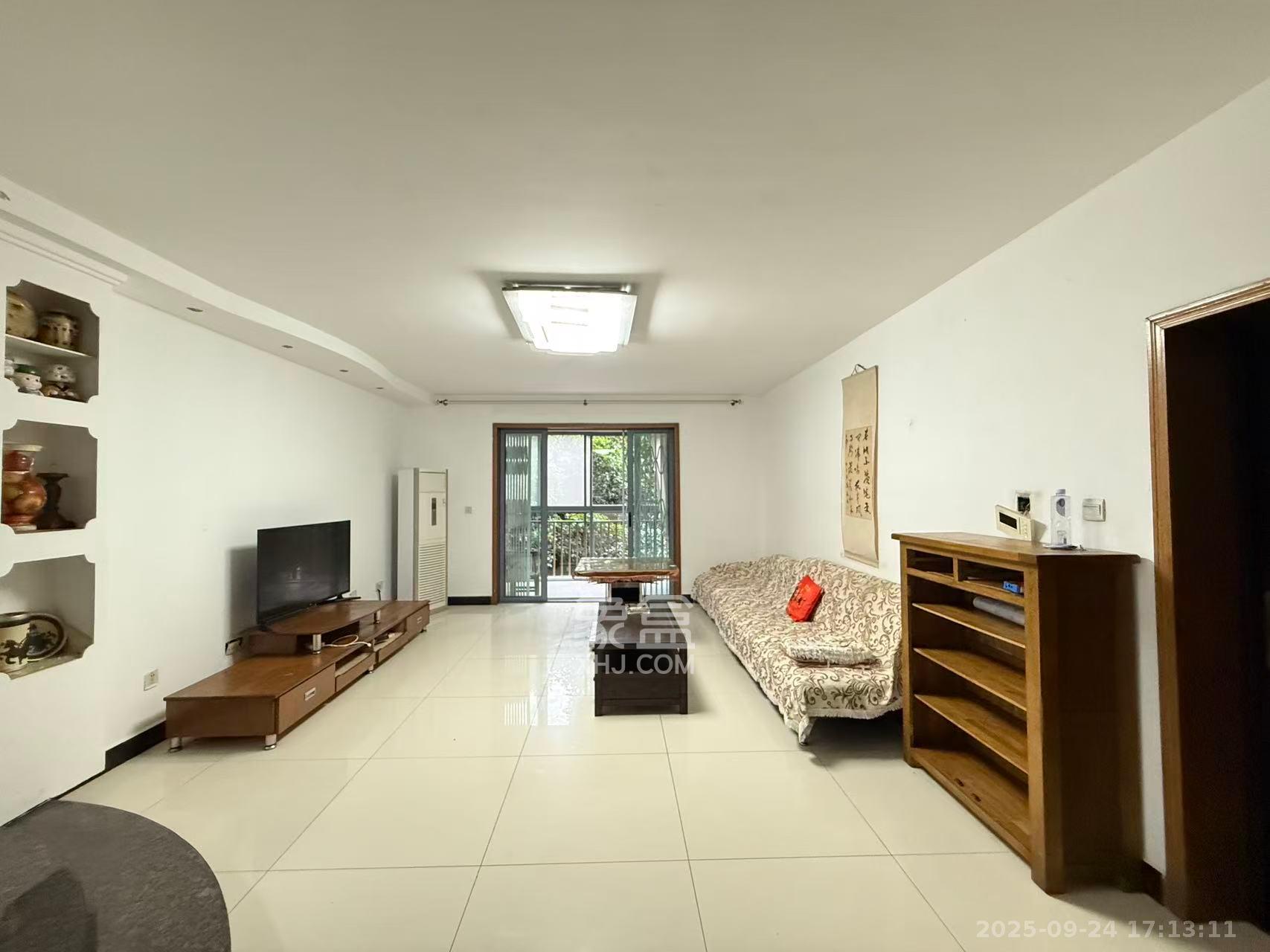 银港水晶城  4室2厅2卫    3300.0元/月 银港水晶城  4室2厅2卫    3300.0元/月