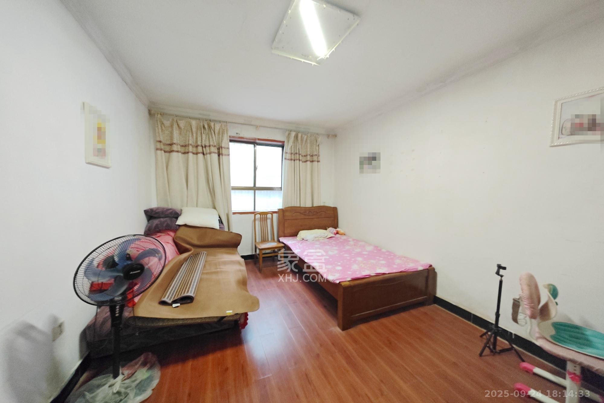 玻纤宿舍 1室1厅1卫 37.5万 玻纤宿舍 1室1厅1卫 37.5万卧室