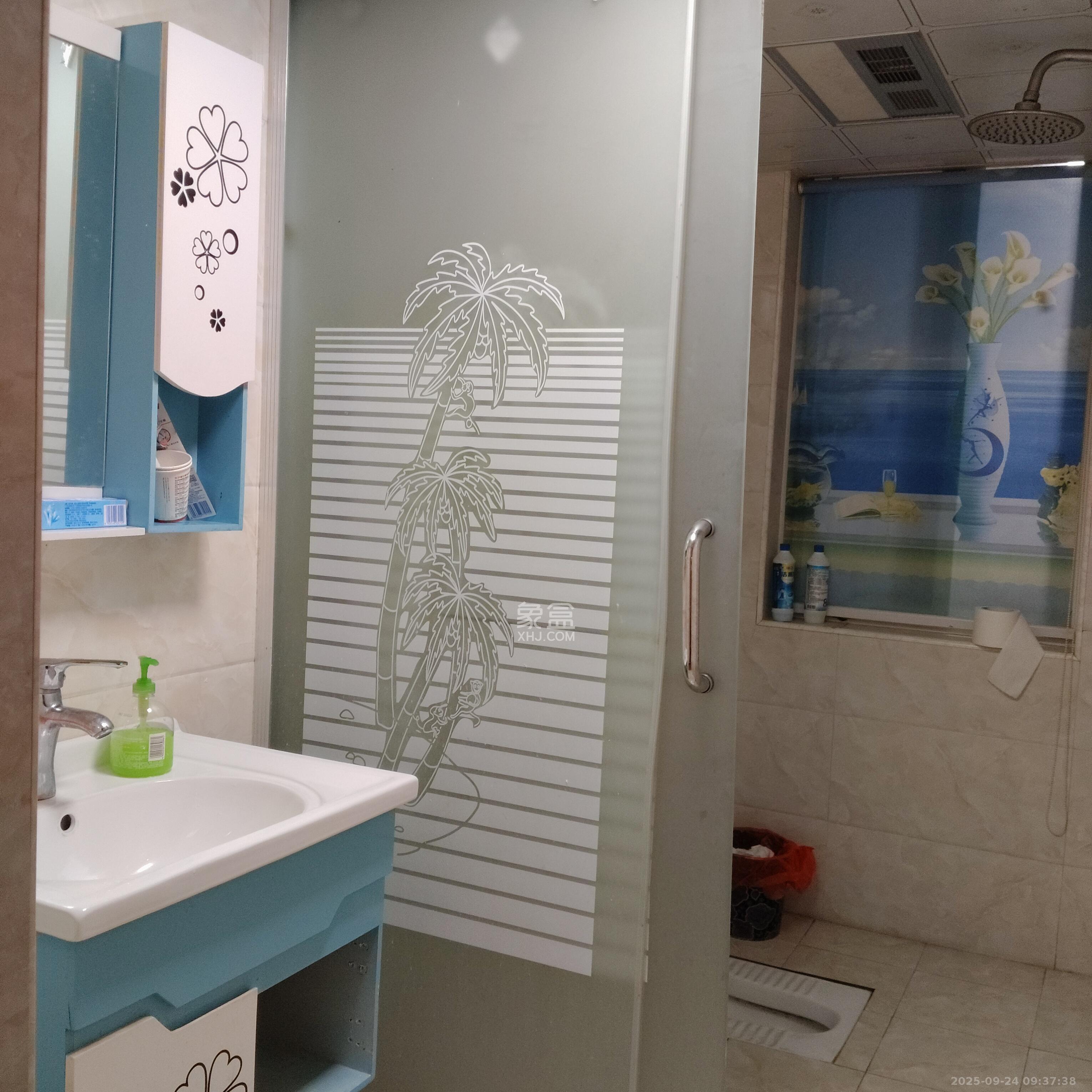 和润园一、二期  3室2厅2卫    1600.0元/月室内图