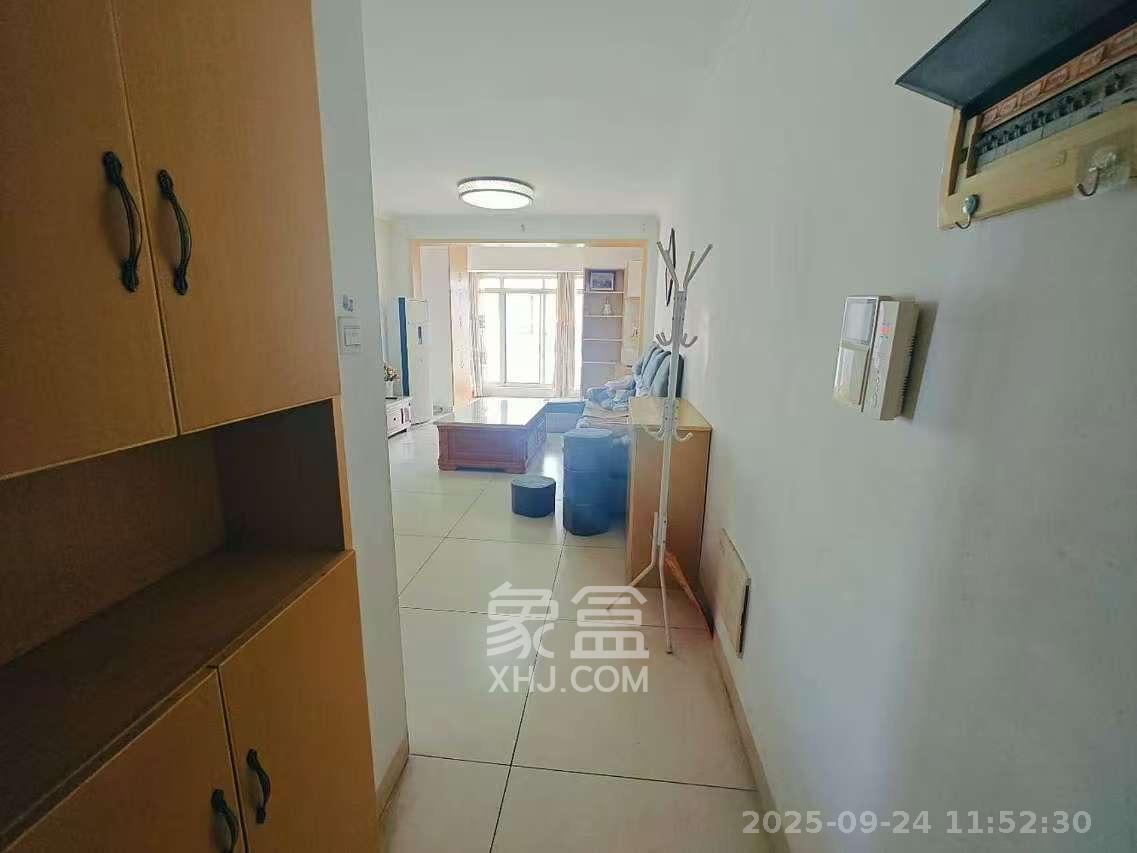 上河国际C区  3室2厅1卫   2600.00元/月室内图