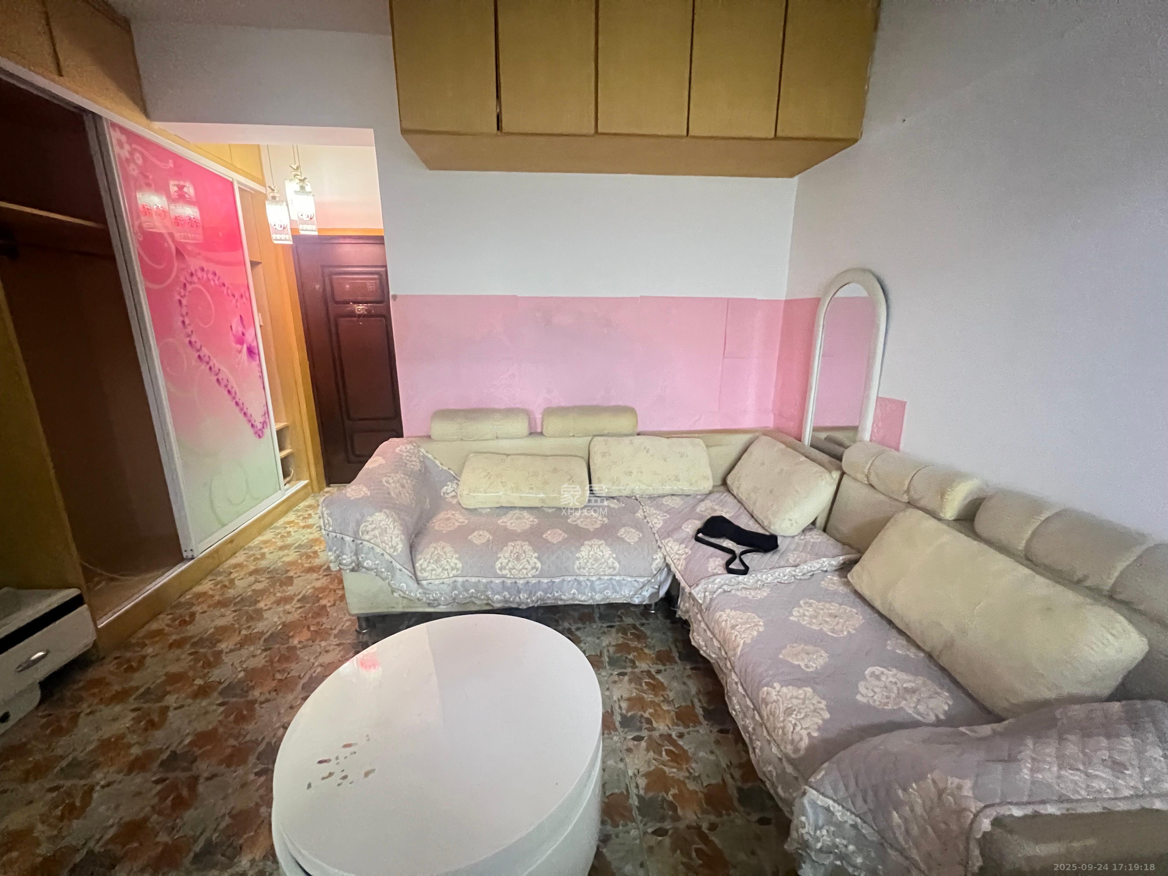 谋房博客(博客天街) 1室1厅1卫 1400.0元/月 谋房博客(博客天街) 1室1厅1卫 1400.0元/月室内图