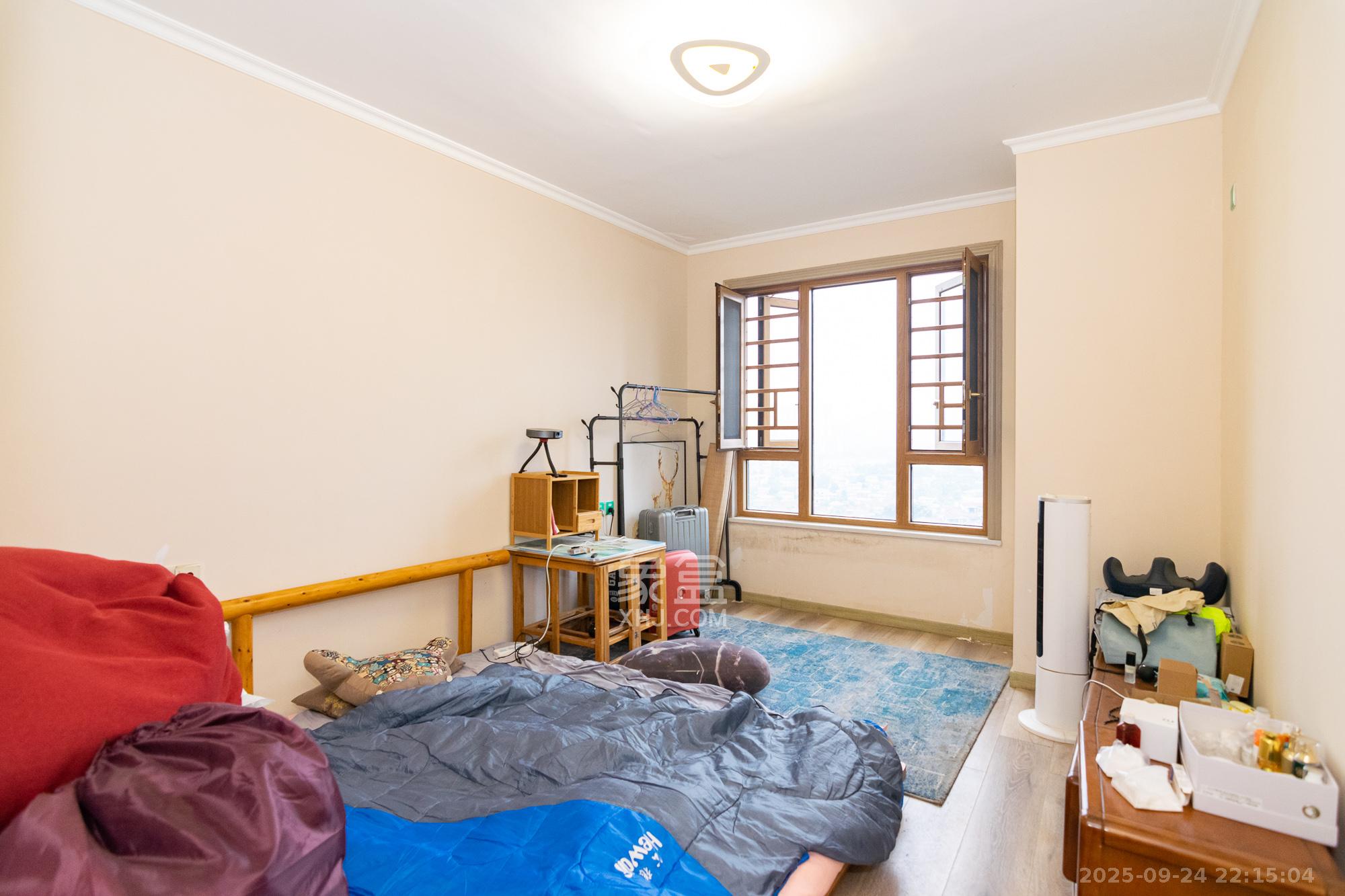 金地三千府（金地湖山樾、金地自在城）  3室2厅2卫    82.0万卧室