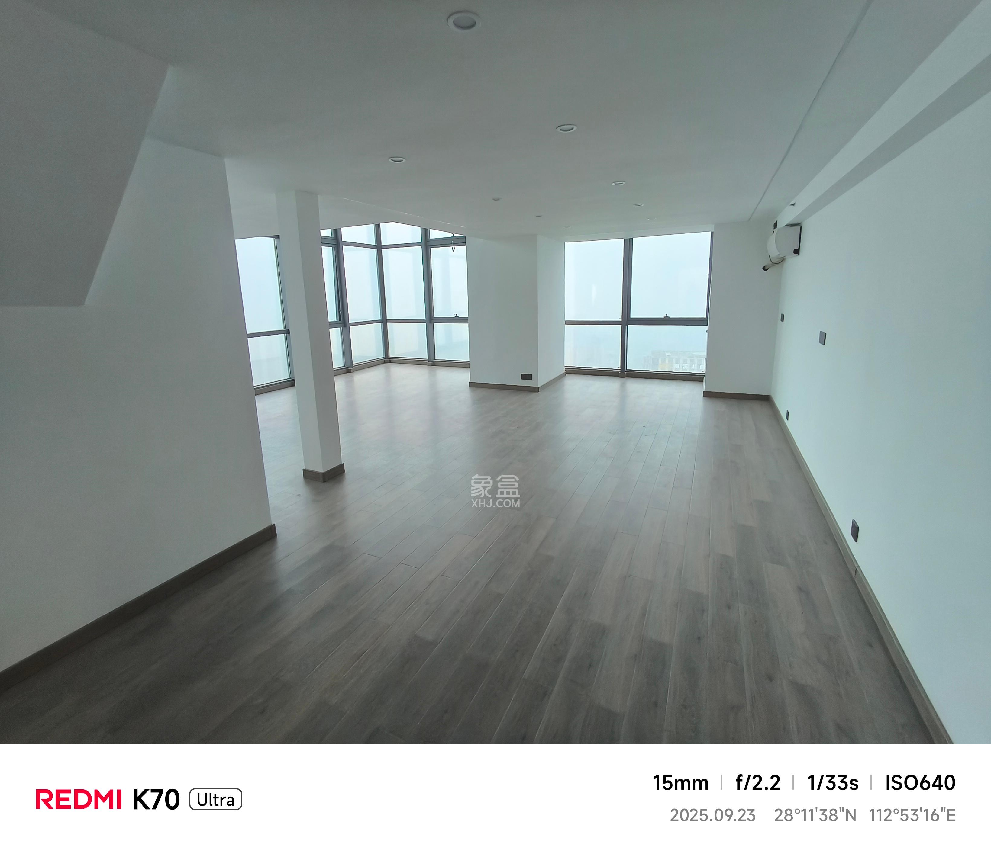 中建宝铂公馆   90.0㎡     7500.00元/月