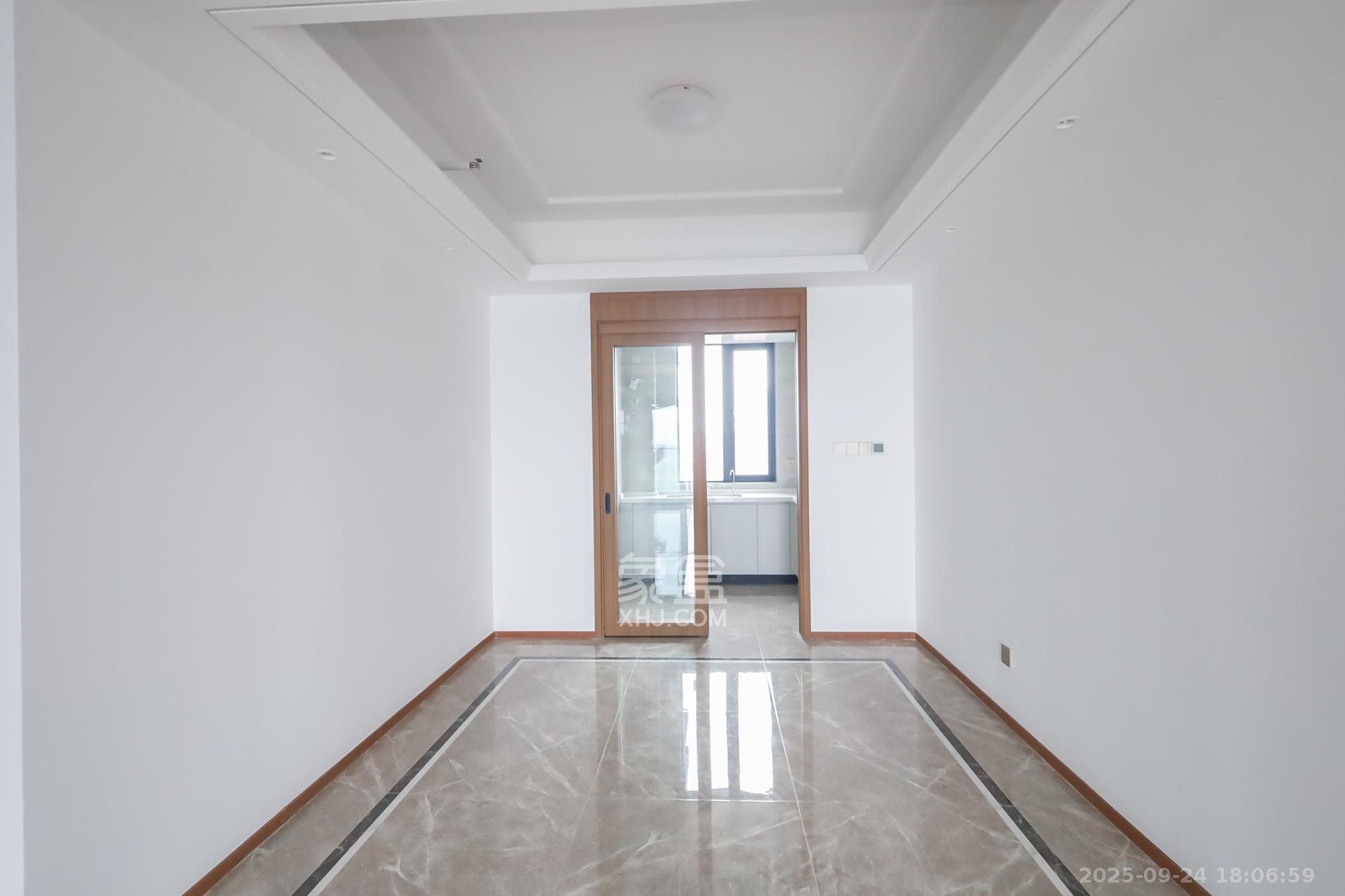 江山印  4室2厅2卫    618.0万 江山印  4室2厅2卫    618.0万卧室