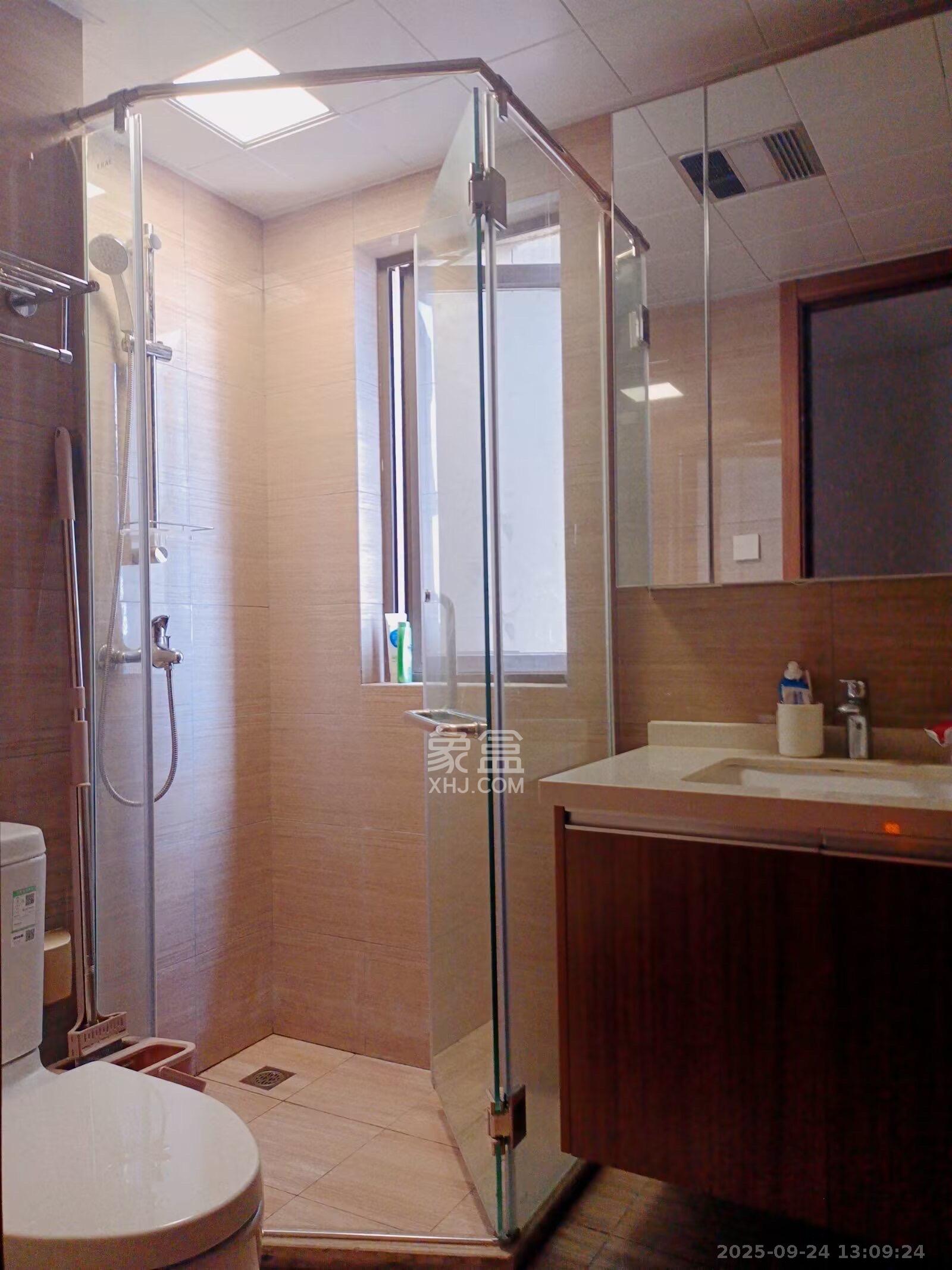 阳光城尚东湾青柠园 3室2厅2卫 2600.0元/月 阳光城尚东湾青柠园 3室2厅2卫 2600.0元/月室内图