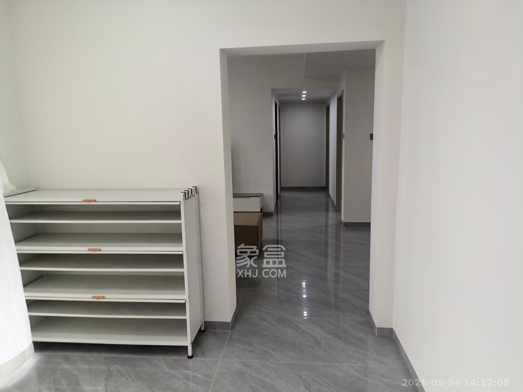 中扬国际  3室2厅1卫    3000.0元/月室内图