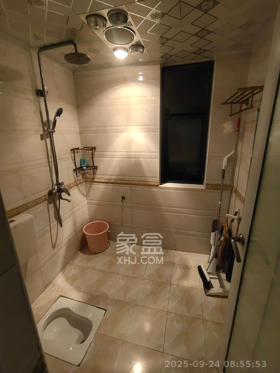 湘江世纪城赏江苑  4室2厅2卫   2900.00元/月室内图