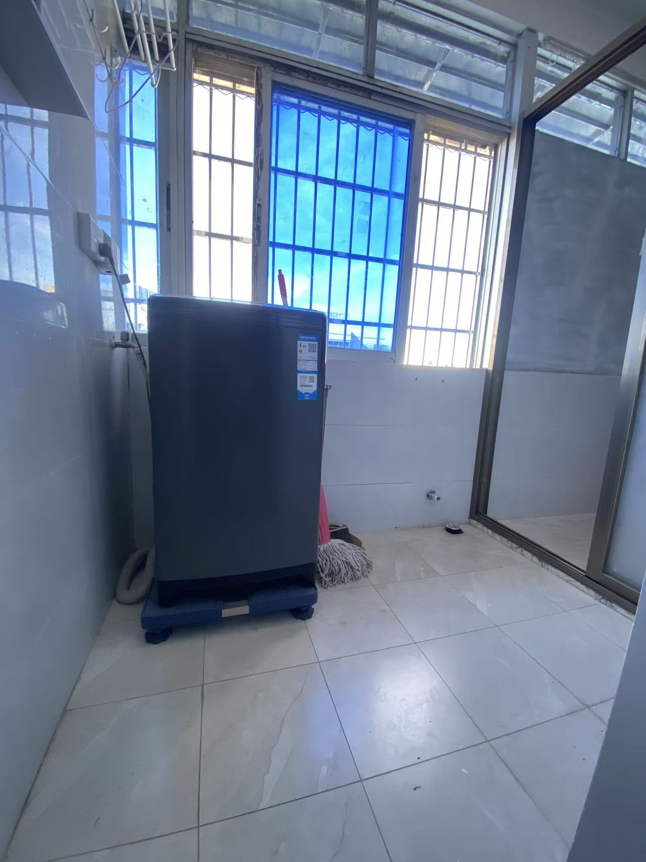 粮食局宿舍(海府路) 1室1厅1卫 1300.0元/月 粮食局宿舍(海府路) 1室1厅1卫 1300.0元/月室内图