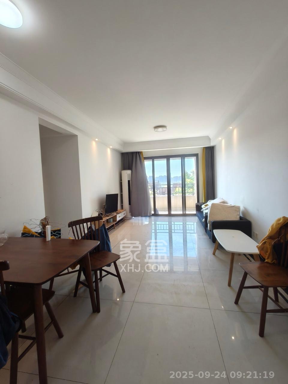 中海国际五期 3室2厅2卫 2000.0元/月 中海国际五期 3室2厅2卫 2000.0元/月室内图