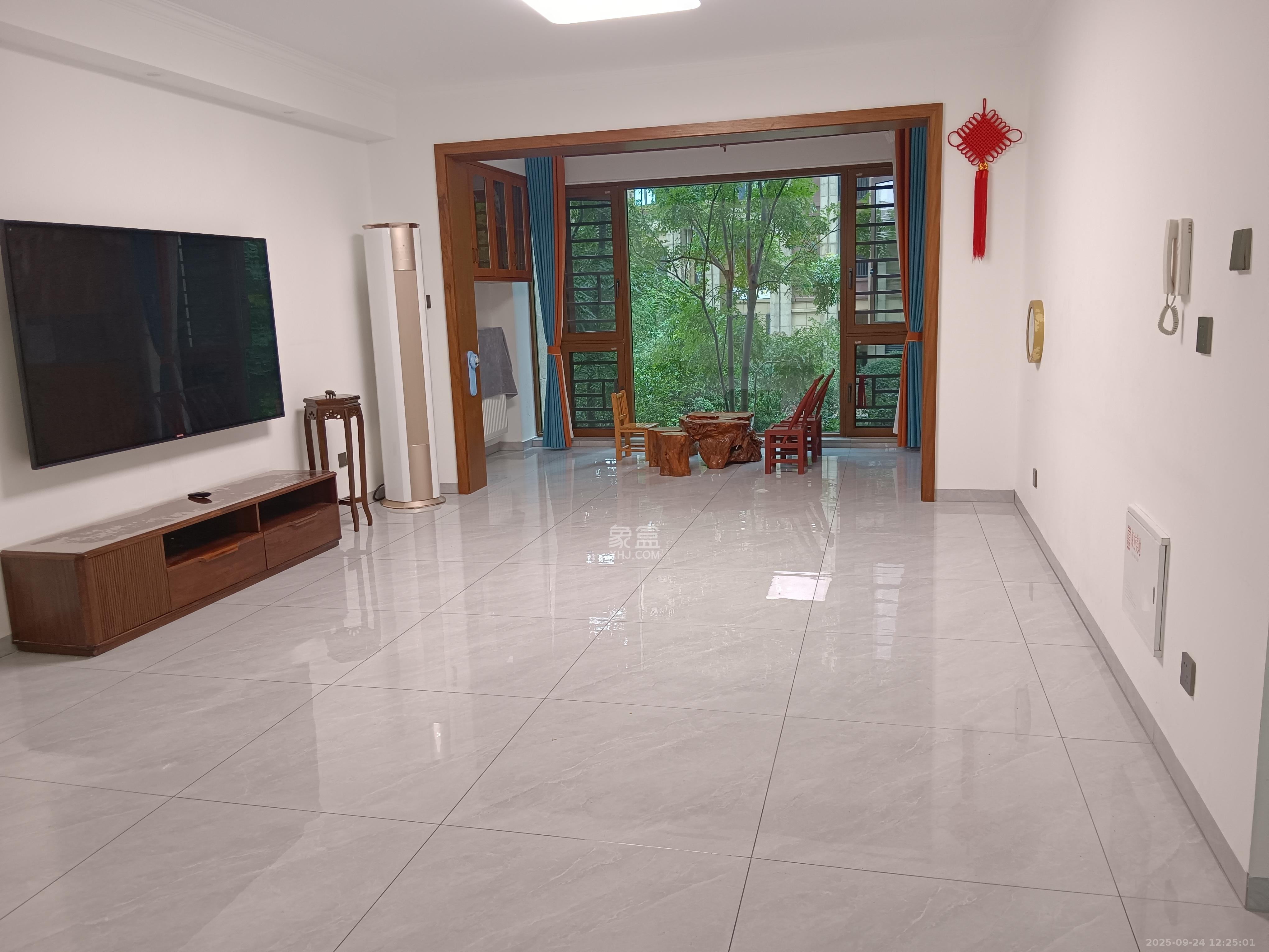 东方美地 4室2厅2卫 4000.0元/月 东方美地 4室2厅2卫 4000.0元/月室内图