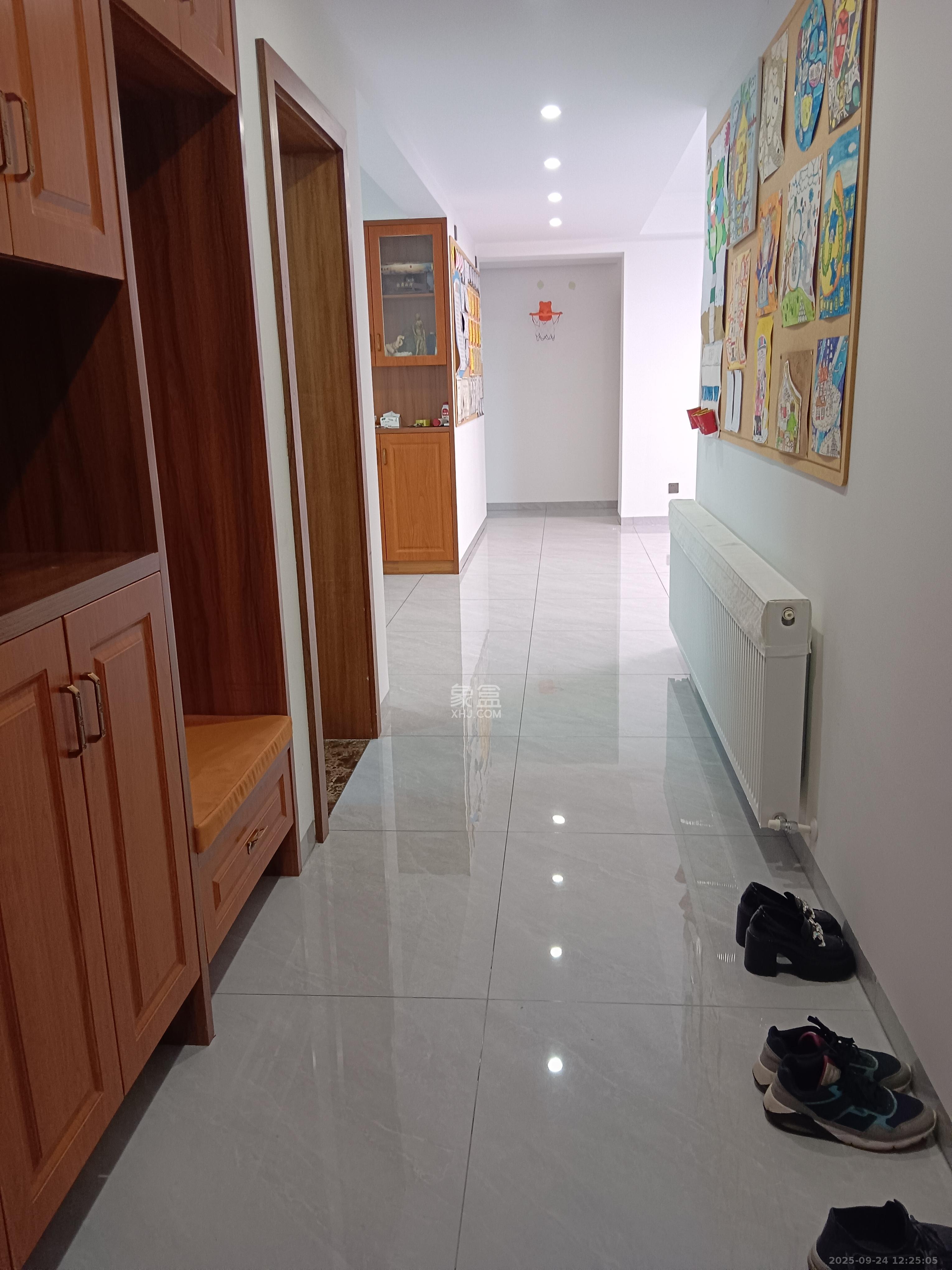 东方美地  4室2厅2卫    4000.0元/月室内图