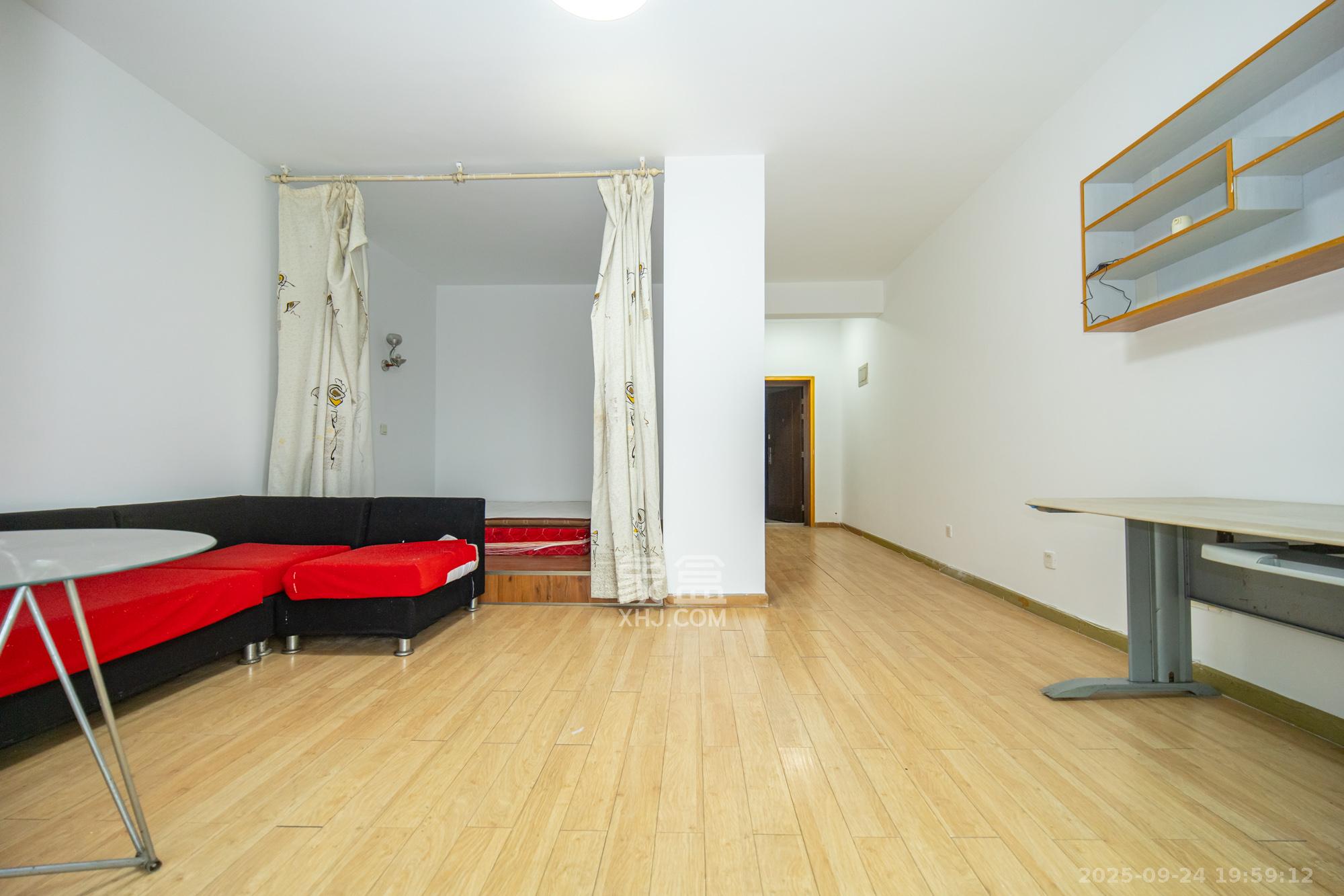 明城公寓  1室1厅1卫    23.8万