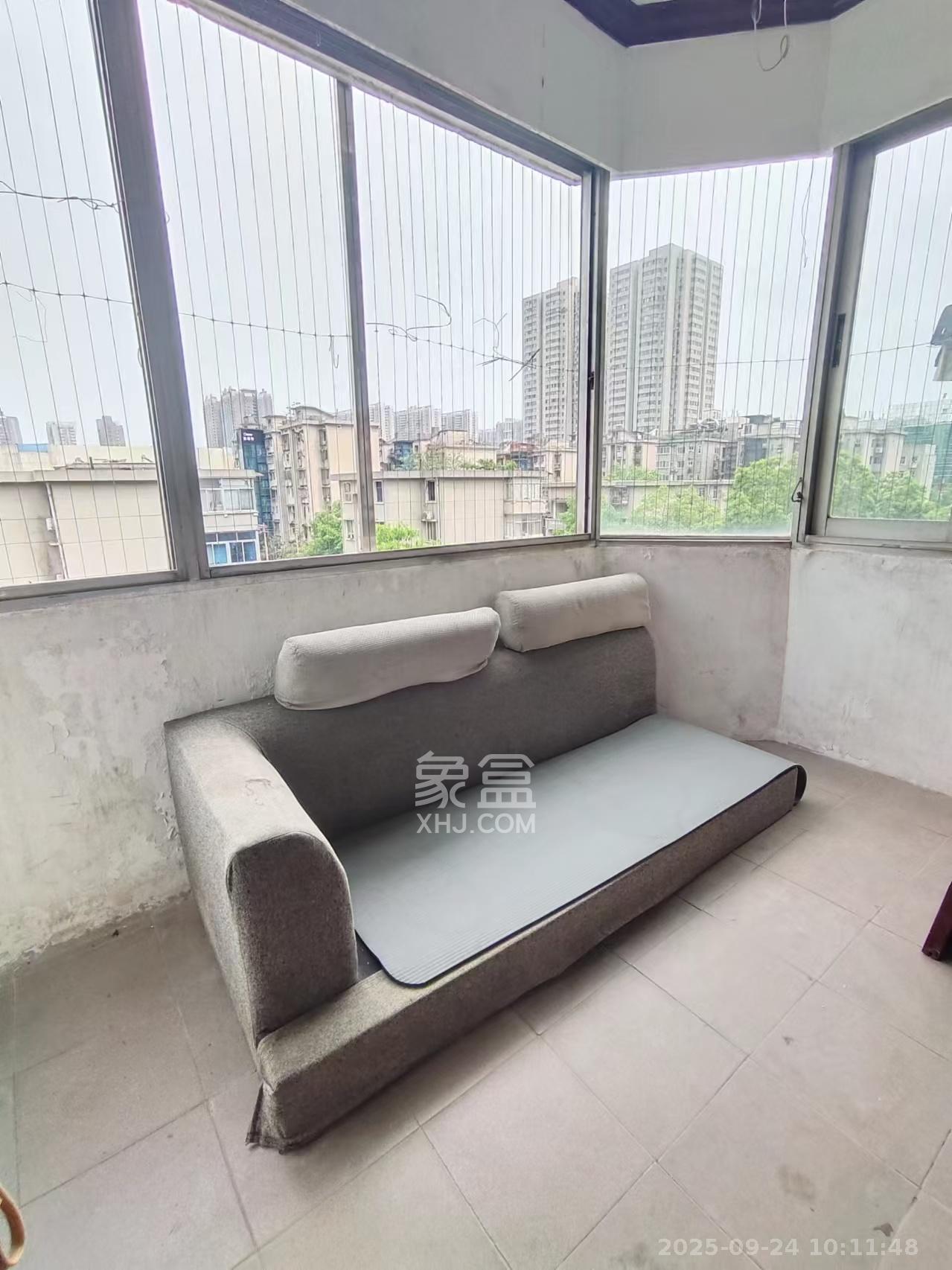 向韶村 3室1厅1卫 1600.0元/月 向韶村 3室1厅1卫 1600.0元/月室内图