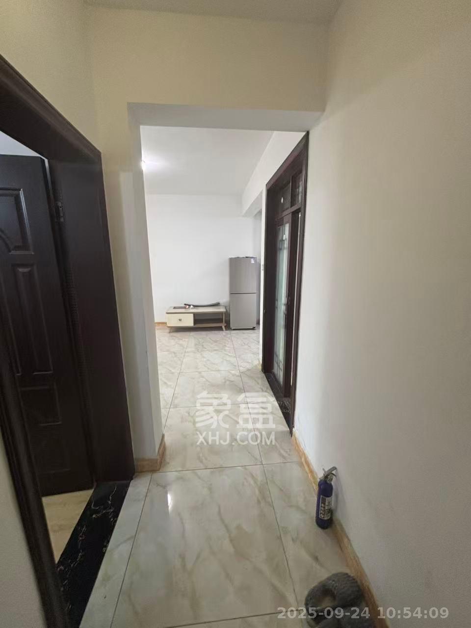 湘腾琴岛  3室2厅1卫    2500.0元/月室内图