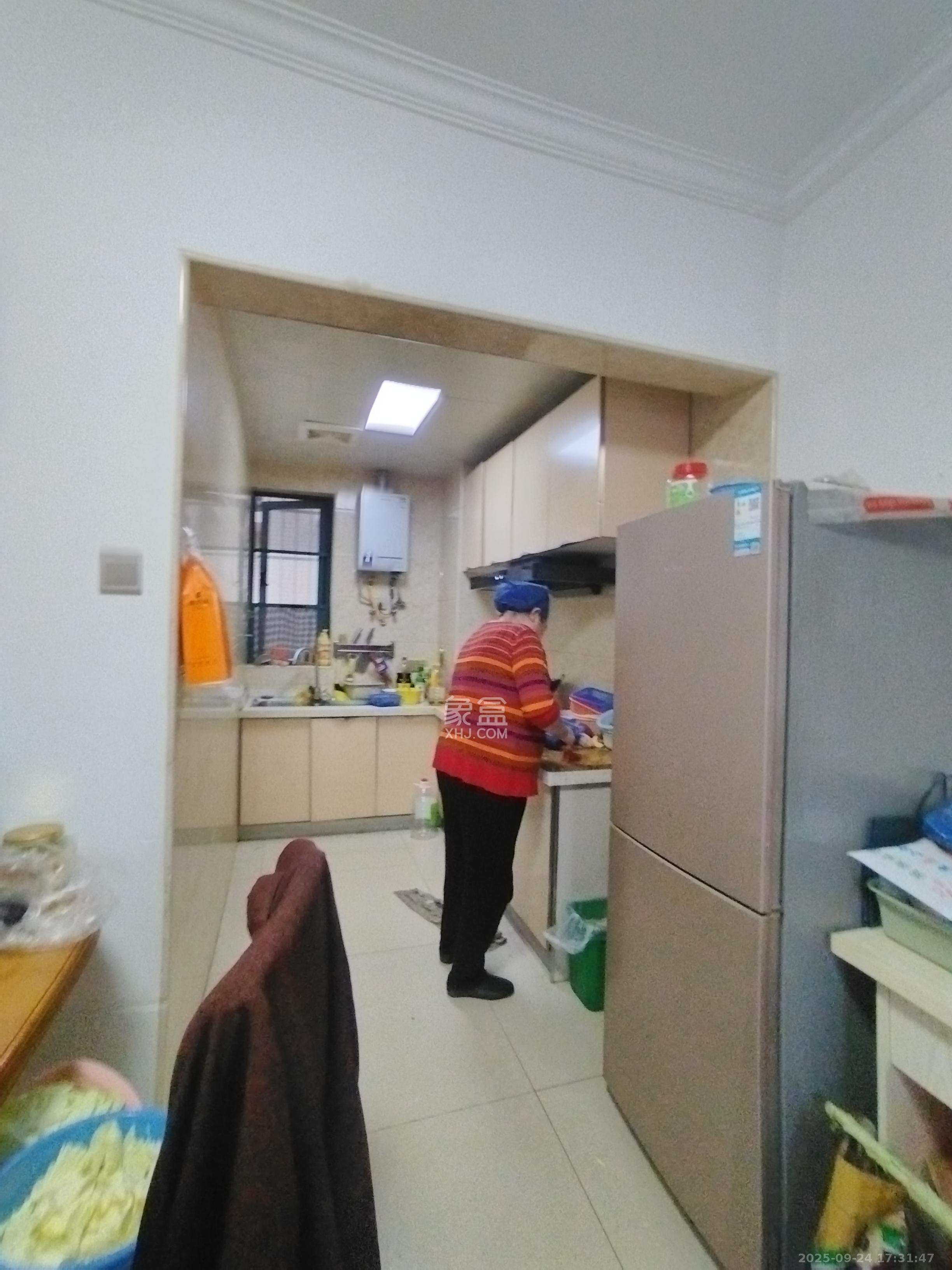 岳北和苑  2室2厅1卫   2400.00元/月室内图