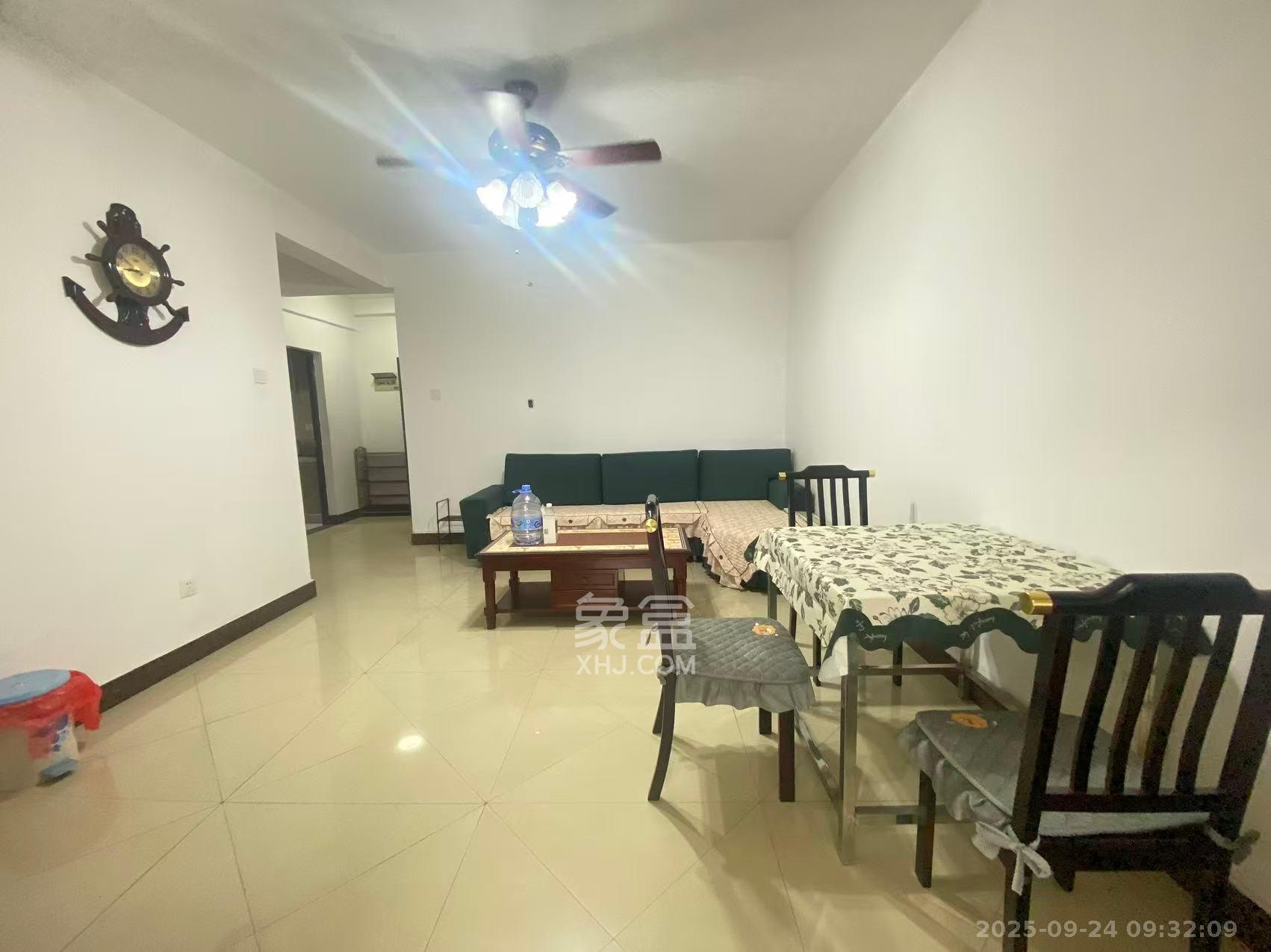 银轩铭誉(四海怡家)  2室2厅1卫    3200.0元/月 银轩铭誉(四海怡家)  2室2厅1卫    3200.0元/月室内图1