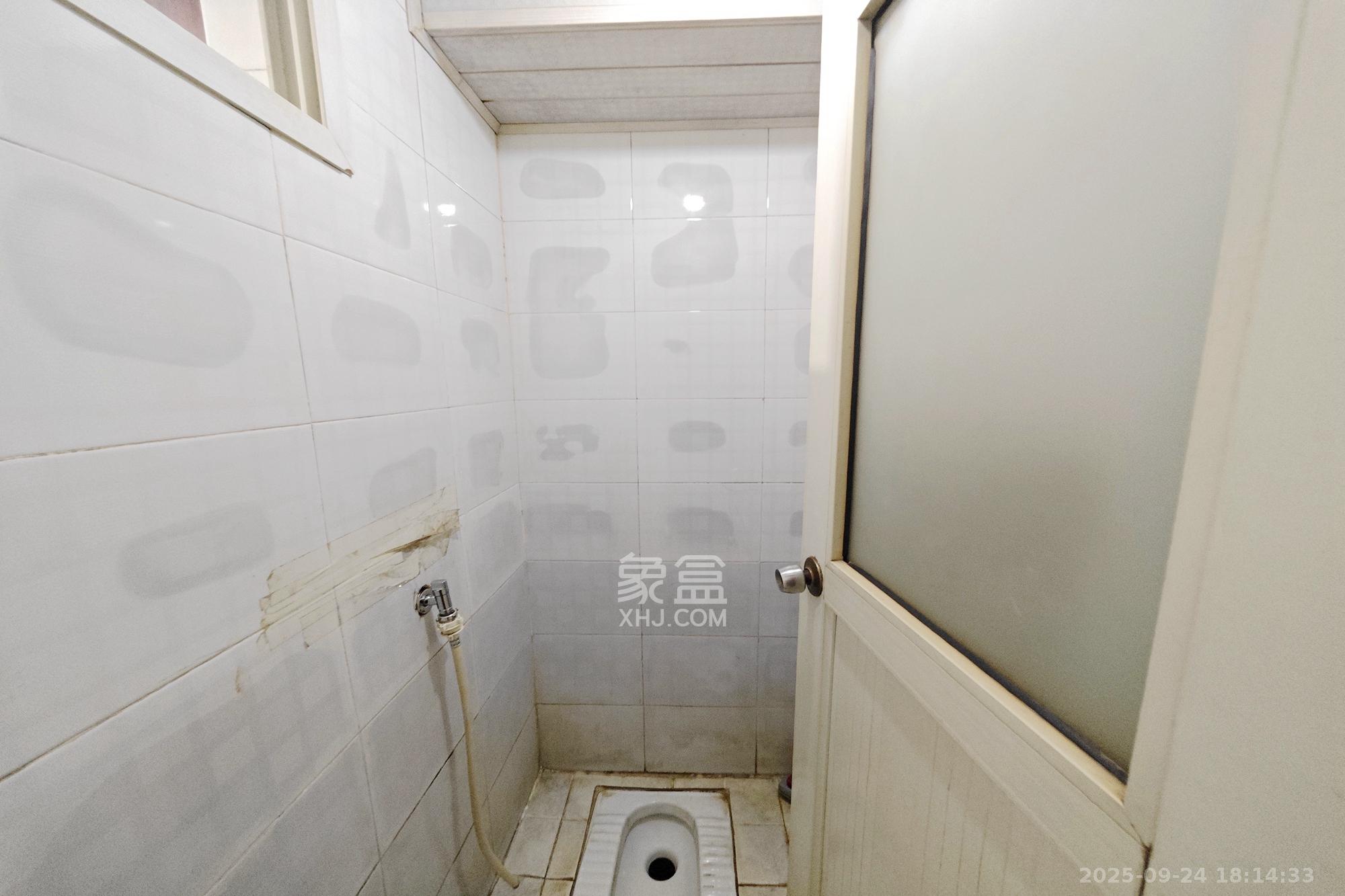 玻纤宿舍 1室1厅1卫 37.5万 玻纤宿舍 1室1厅1卫 37.5万其他