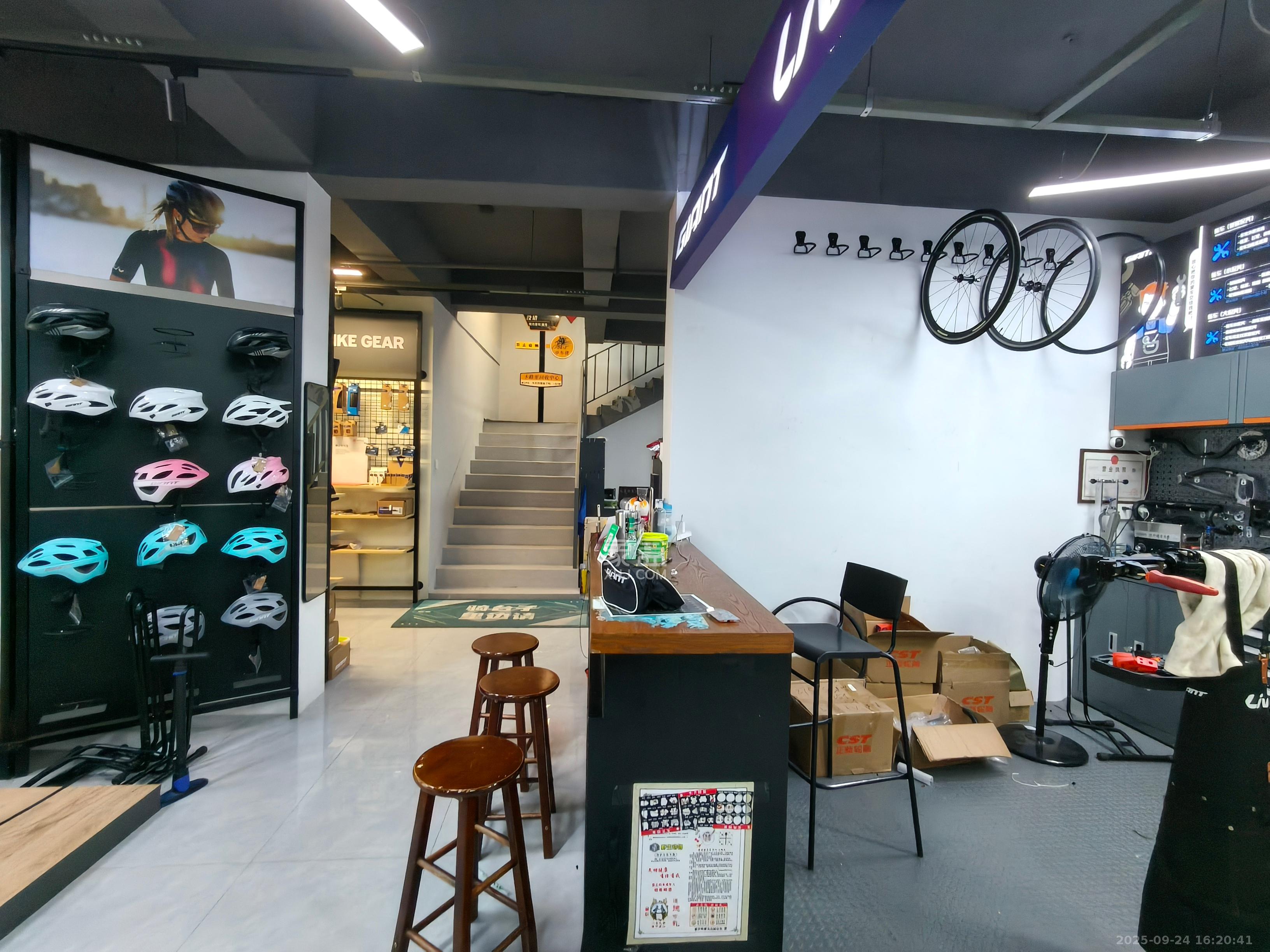 海伦春天   391.0㎡      9000.0元/月室内图