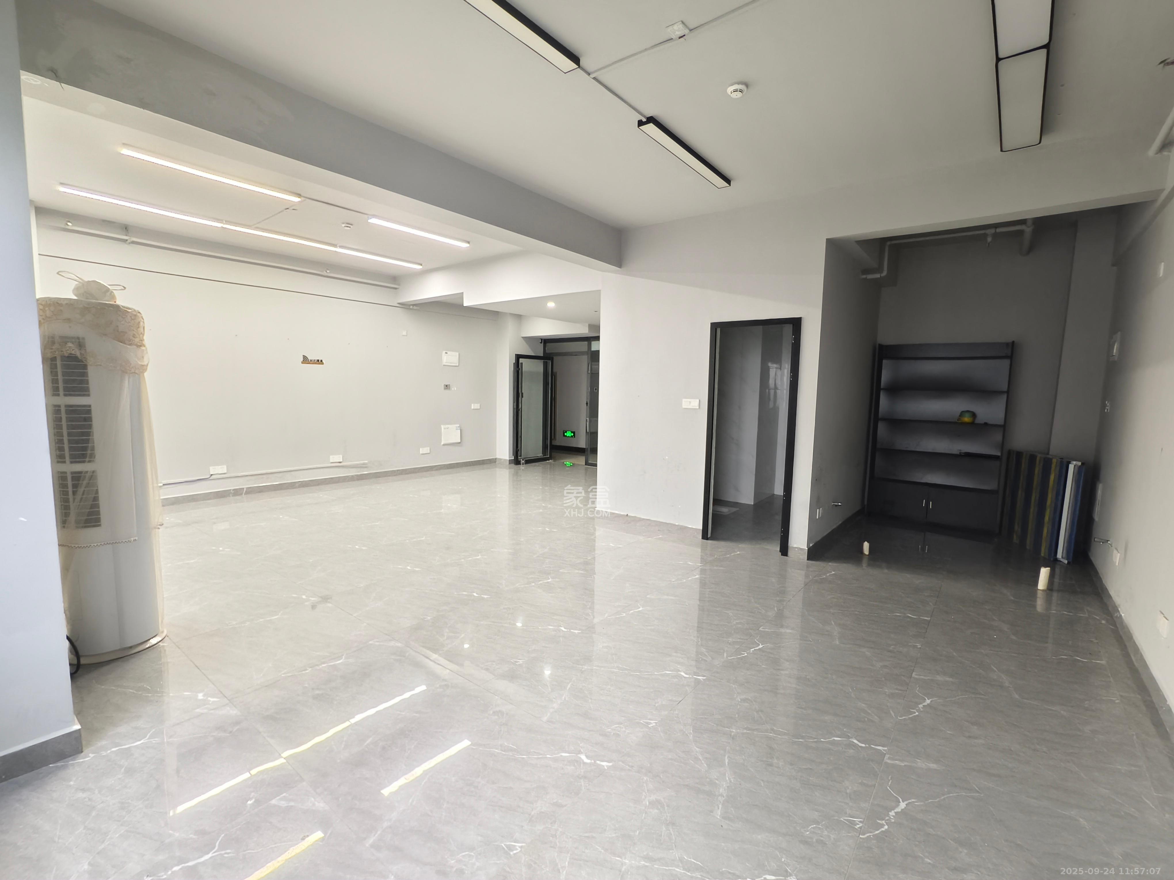 中建悦和城  2室1厅1卫    2400.0元/月室内图