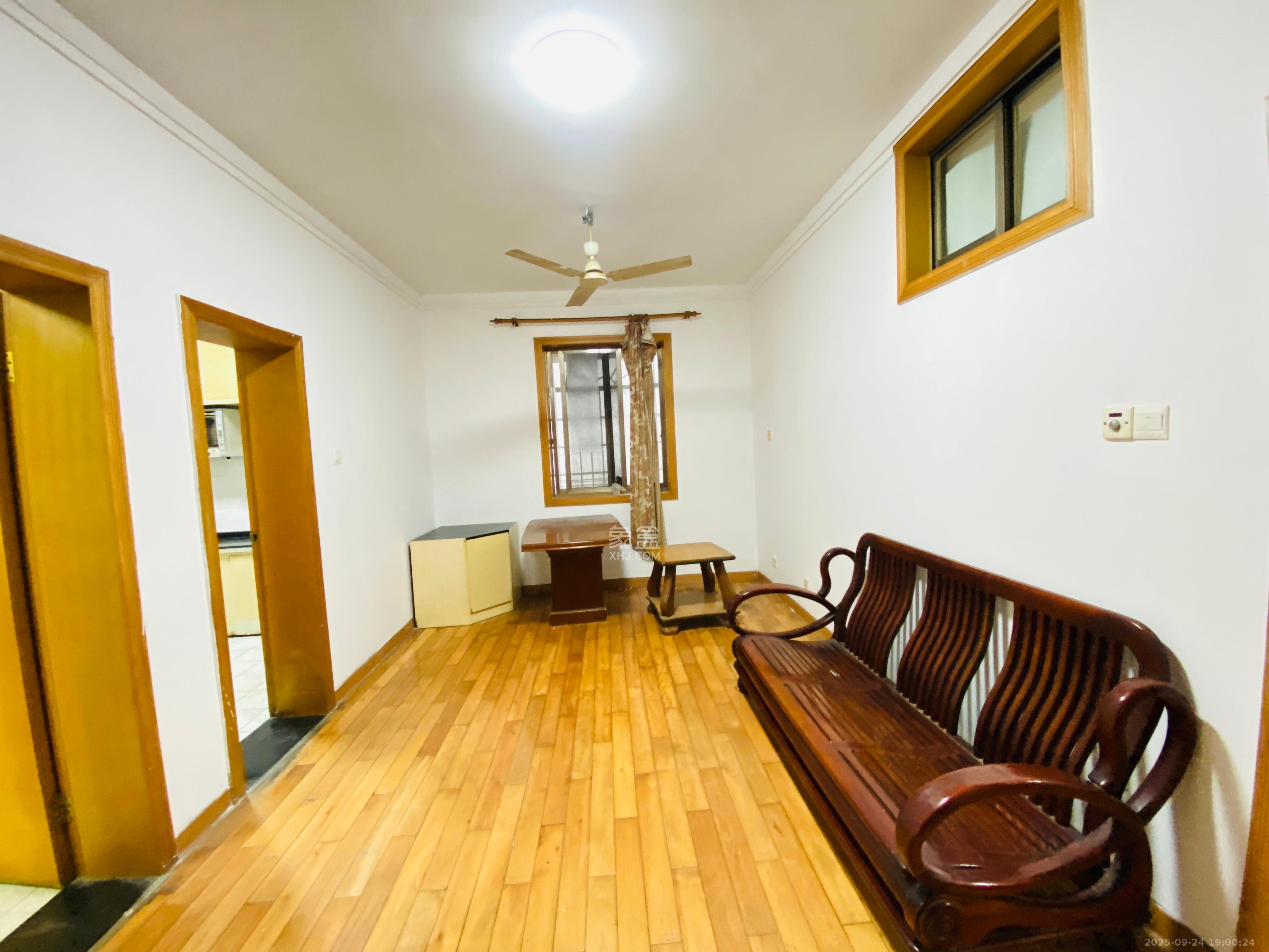 有色金属研究院(湖南有色金属研究院第一、二生活区) 4室2厅1卫 2400.0元/月 有色金属研究院(湖南有色金属研究院第一、二生活区) 4室2厅1卫 2400.0元/月室内图