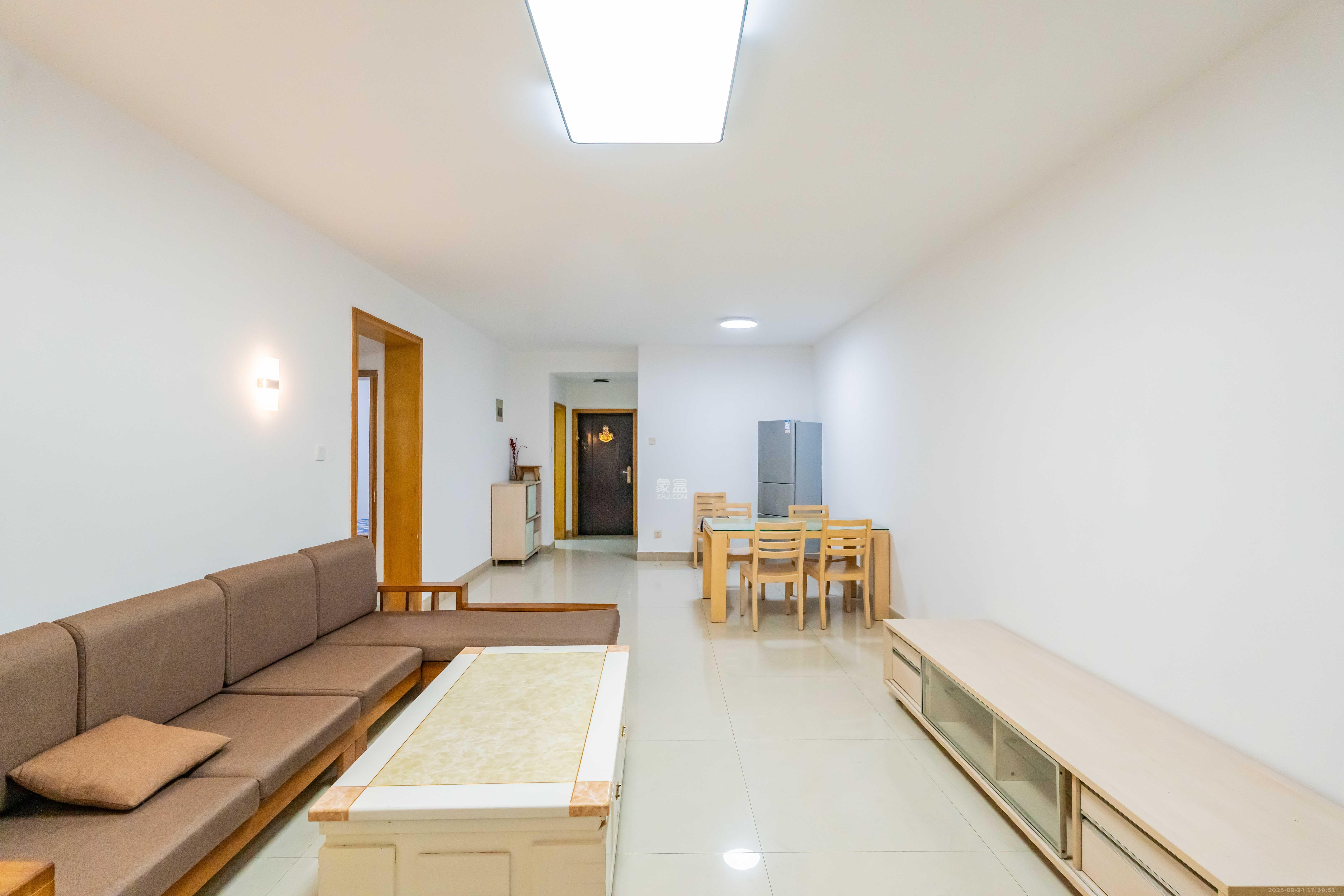 四季阳光花城 2室1厅1卫 3200.0元/月 四季阳光花城 2室1厅1卫 3200.0元/月室内图