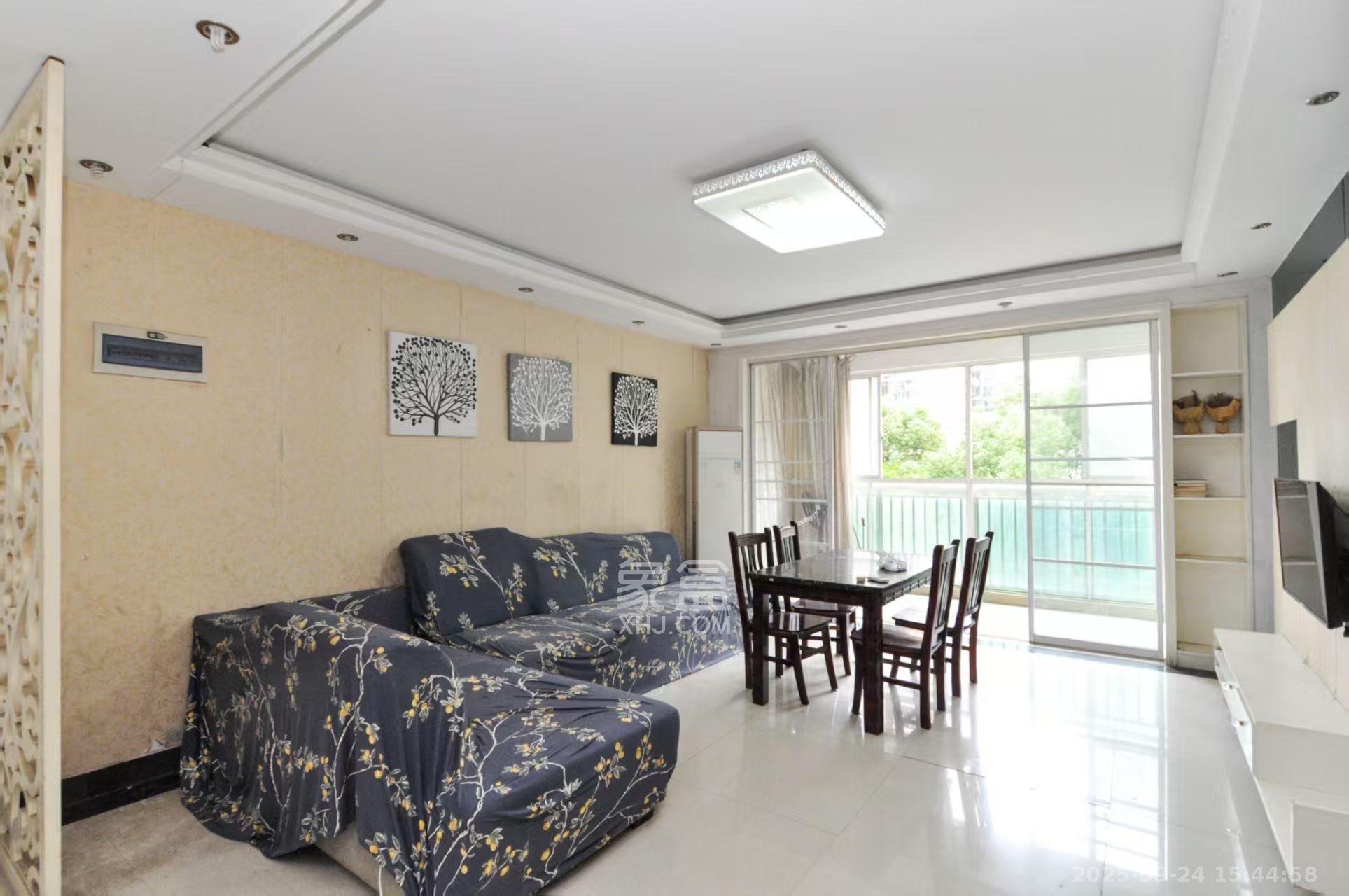 麓谷加州阳光 1室2厅2卫 2400.0元/月 麓谷加州阳光 1室2厅2卫 2400.0元/月室内图