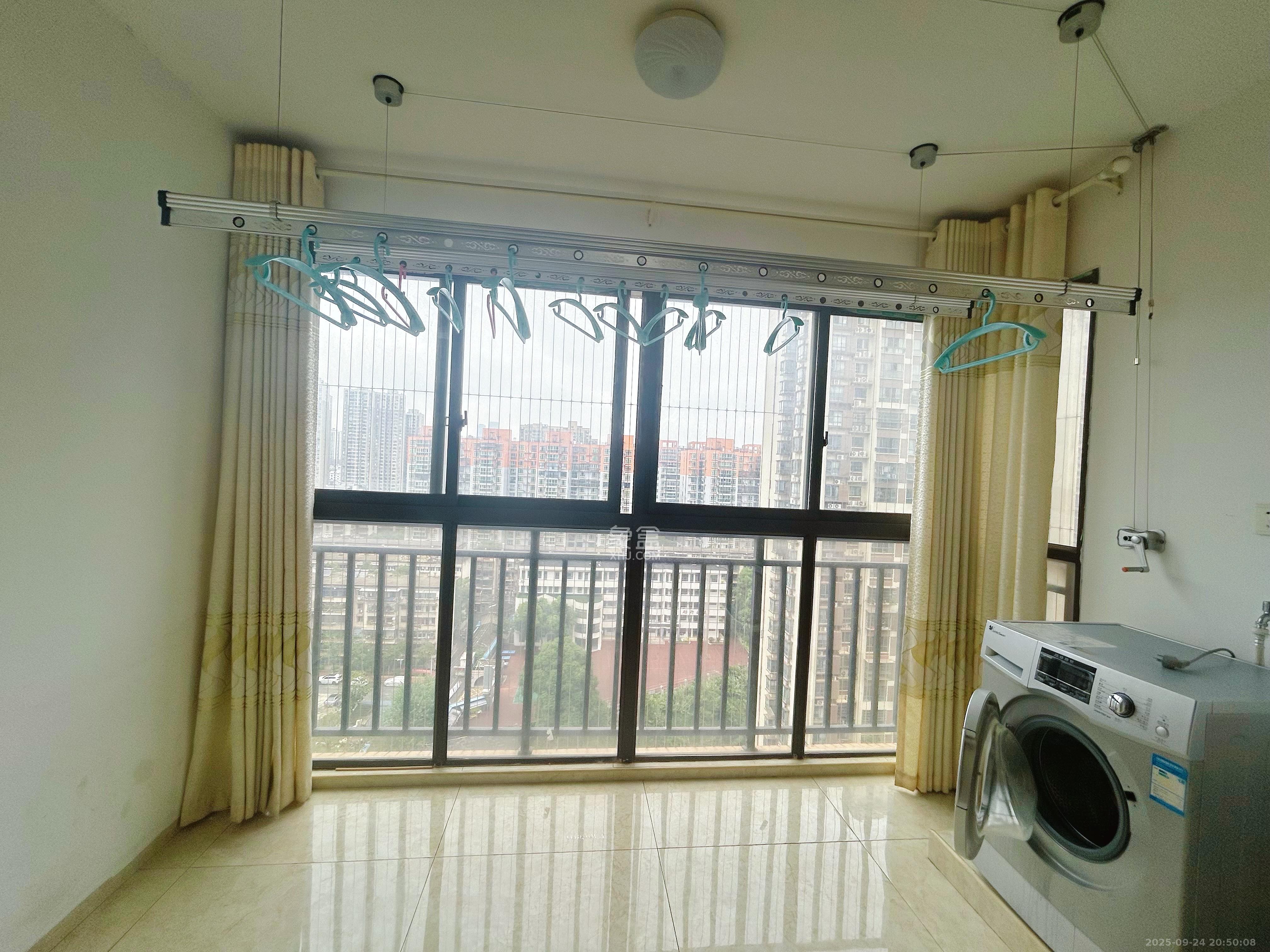 芒果天地(芒果雅苑)  2室2厅1卫    2400.0元/月 芒果天地(芒果雅苑)  2室2厅1卫    2400.0元/月室内图