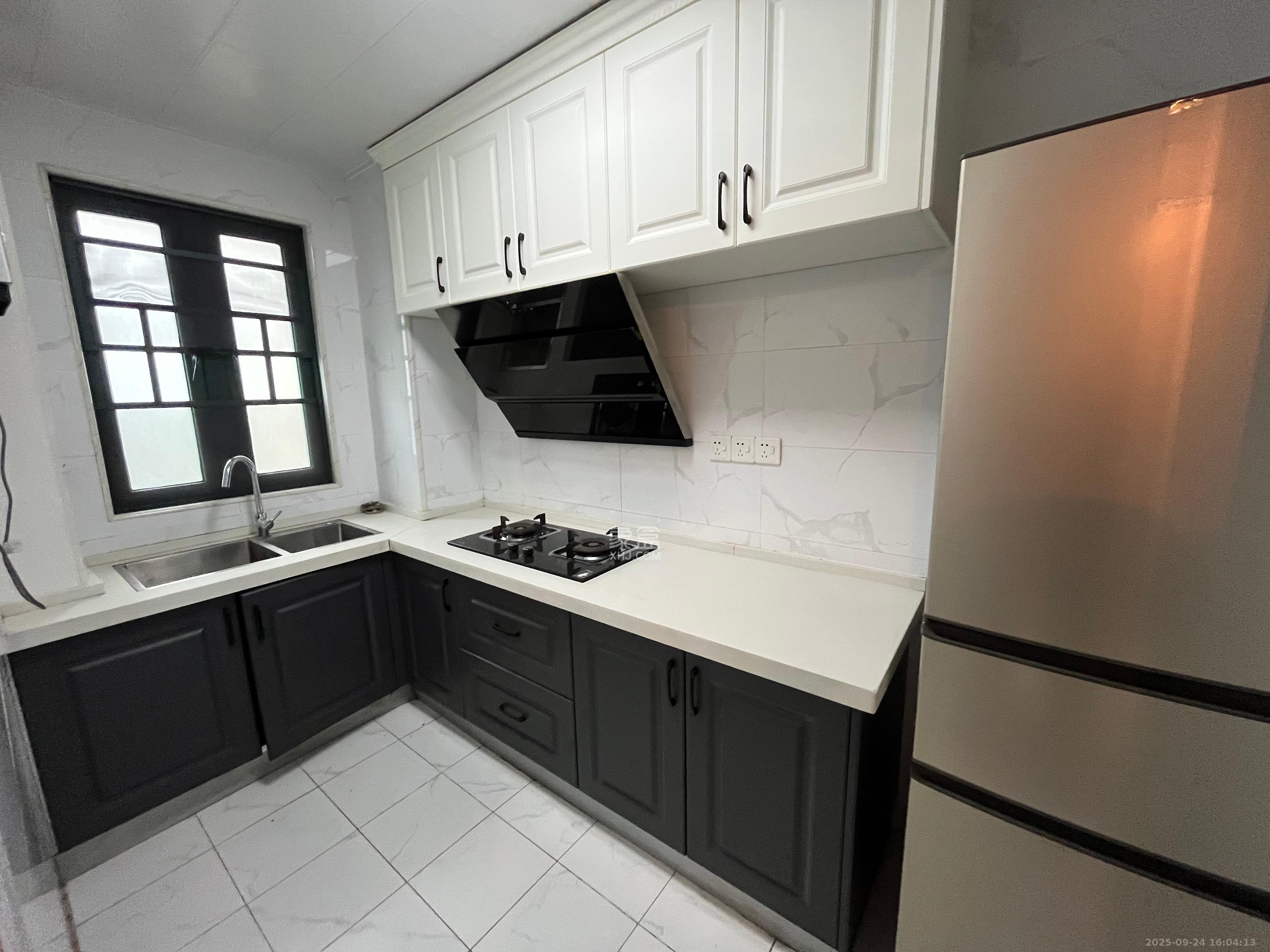 恒大雅苑 3室2厅2卫 3000.0元/月 恒大雅苑 3室2厅2卫 3000.0元/月室内图