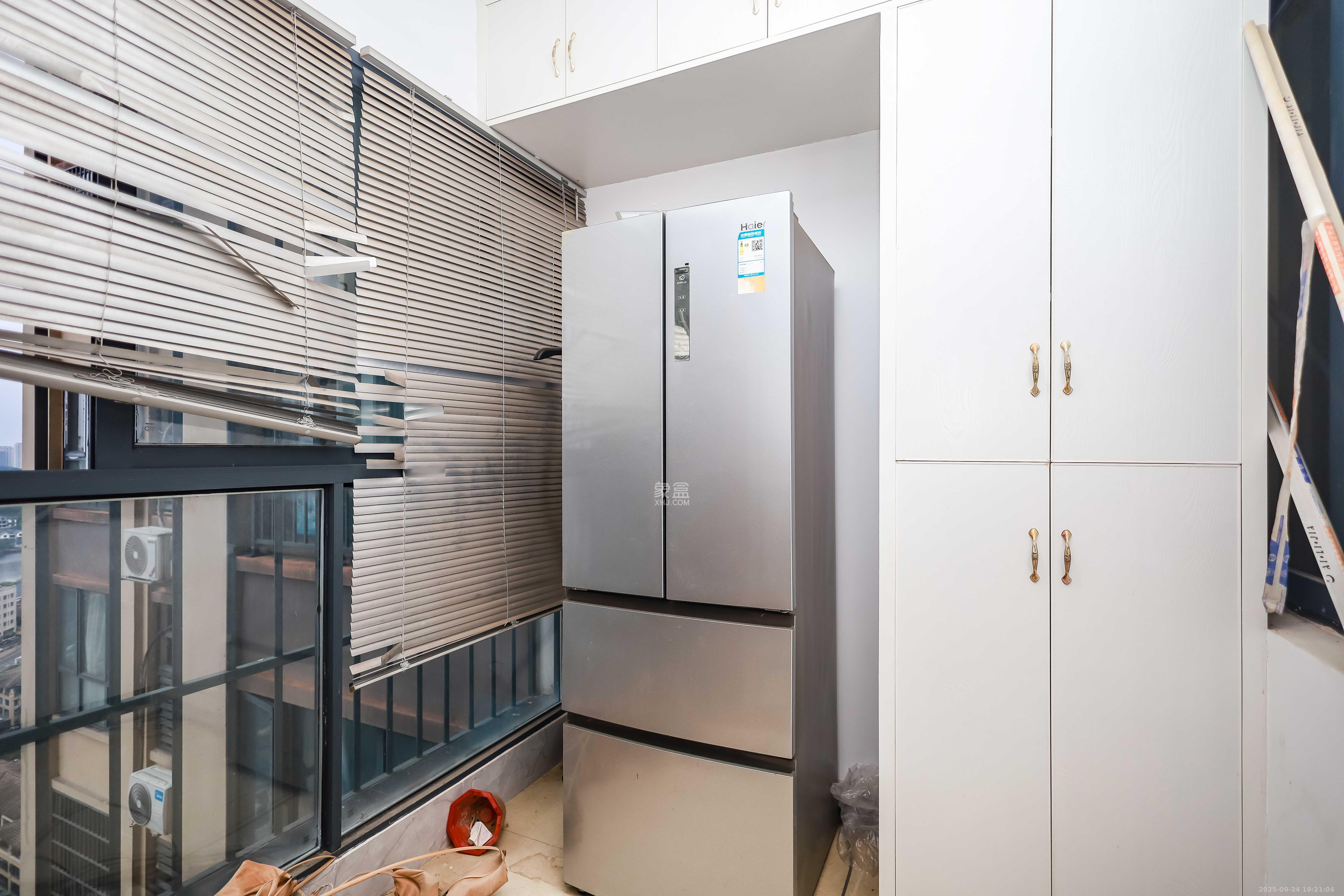 天麓尚层 3室2厅1卫 67.3万 天麓尚层 3室2厅1卫 67.3万阳台