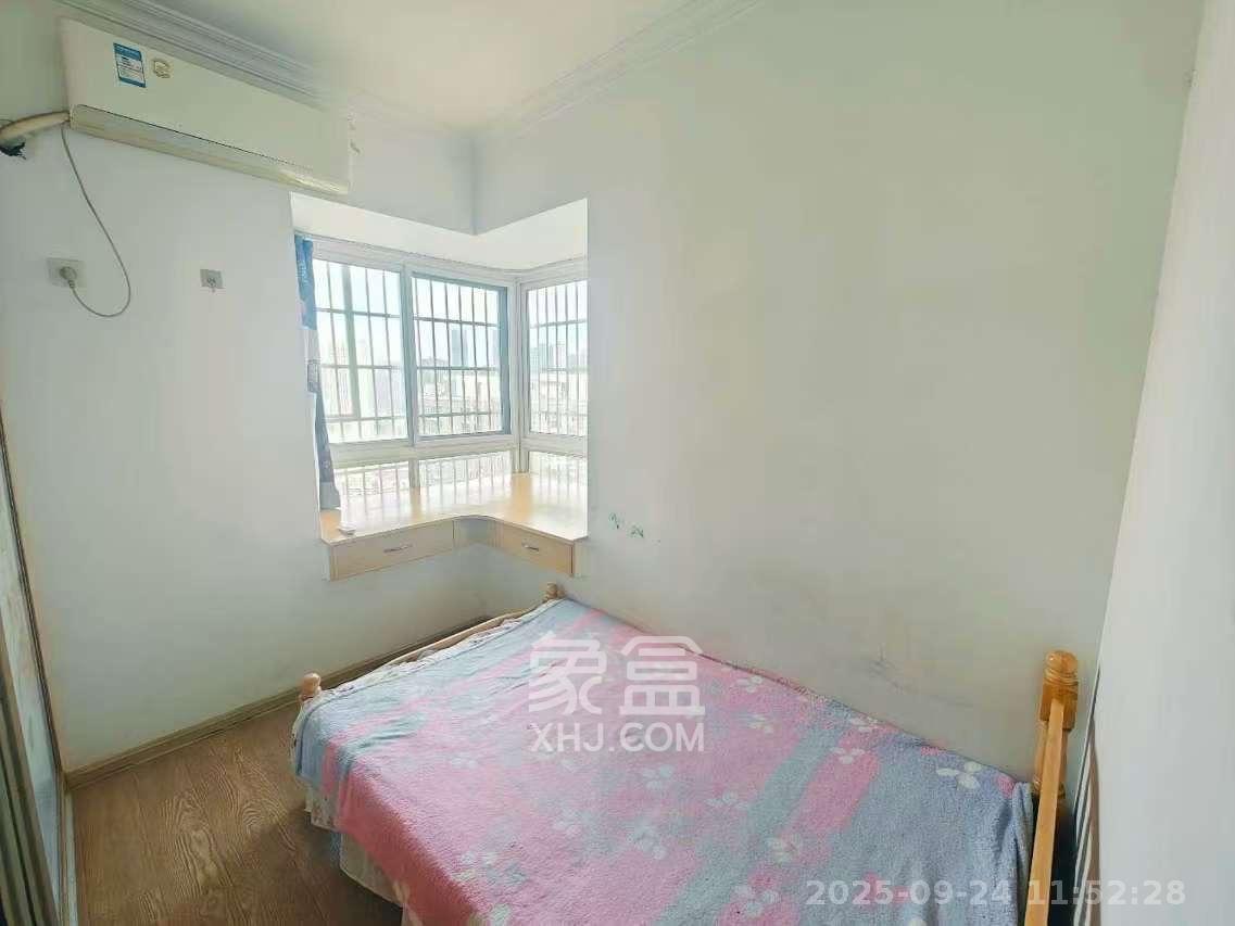 上河国际C区 3室2厅1卫 2600.0元/月 上河国际C区 3室2厅1卫 2600.0元/月室内图