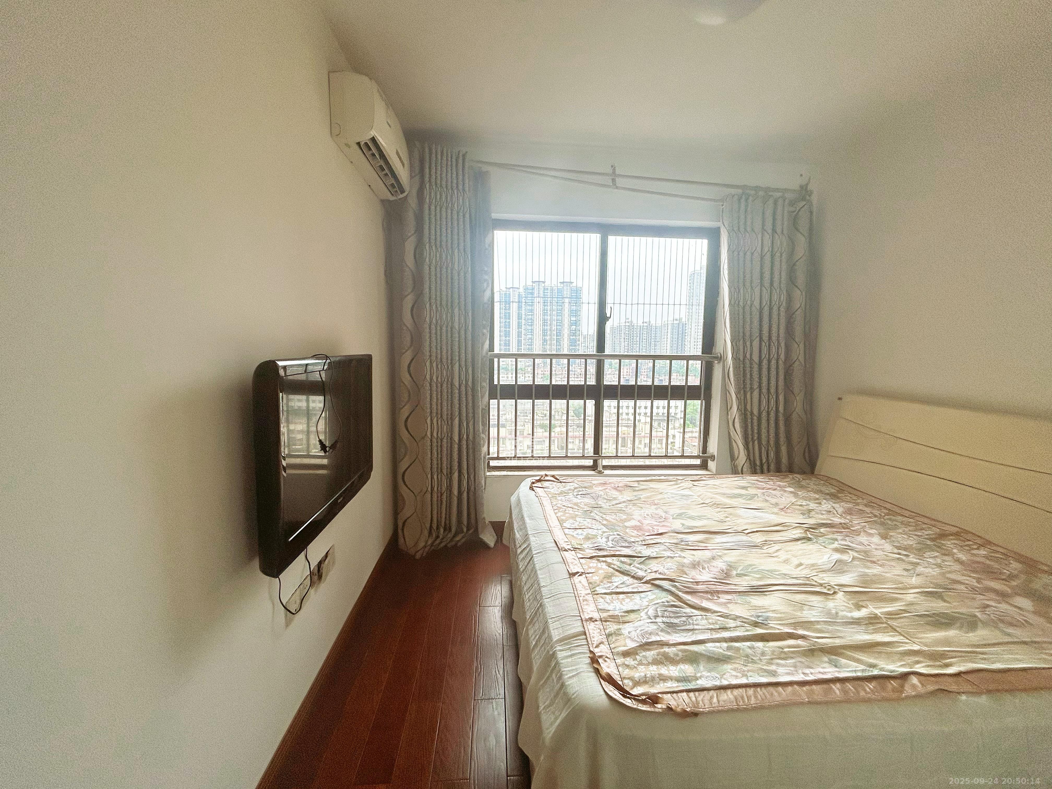 芒果天地(芒果雅苑)  2室2厅1卫    2400.0元/月 芒果天地(芒果雅苑)  2室2厅1卫    2400.0元/月室内图