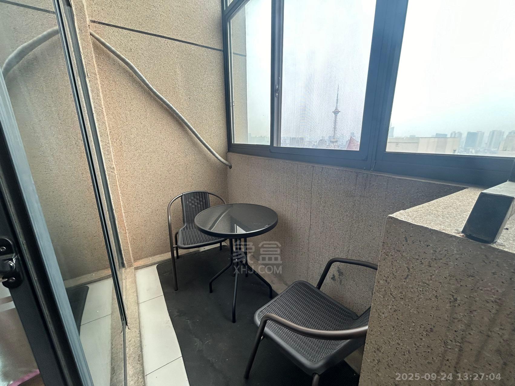 文艺复兴(未来城)  1室1厅1卫    1000.0元/月 文艺复兴(未来城)  1室1厅1卫    1000.0元/月室内图