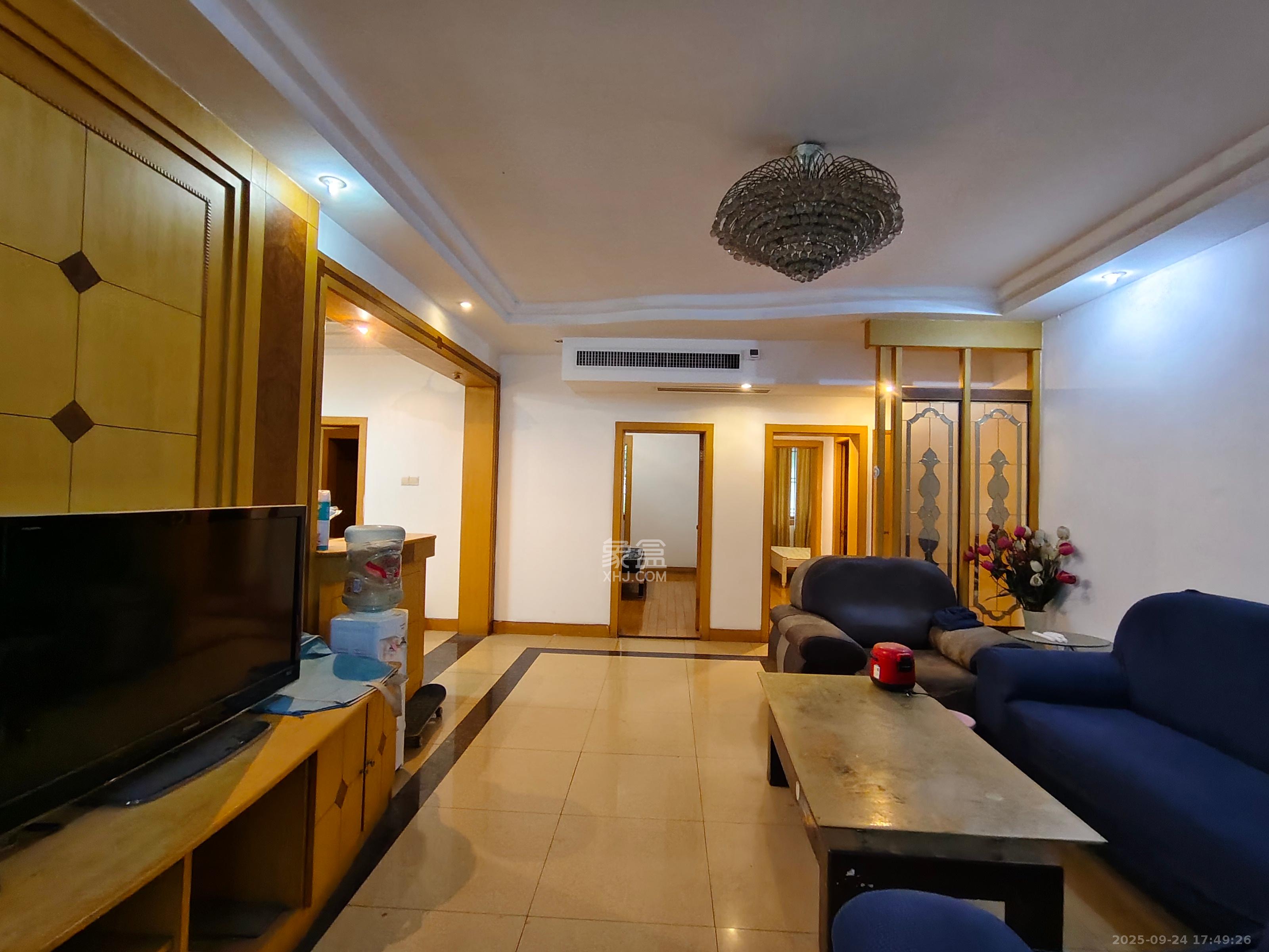 电信花园  3室2厅2卫    2200.0元/月室内图