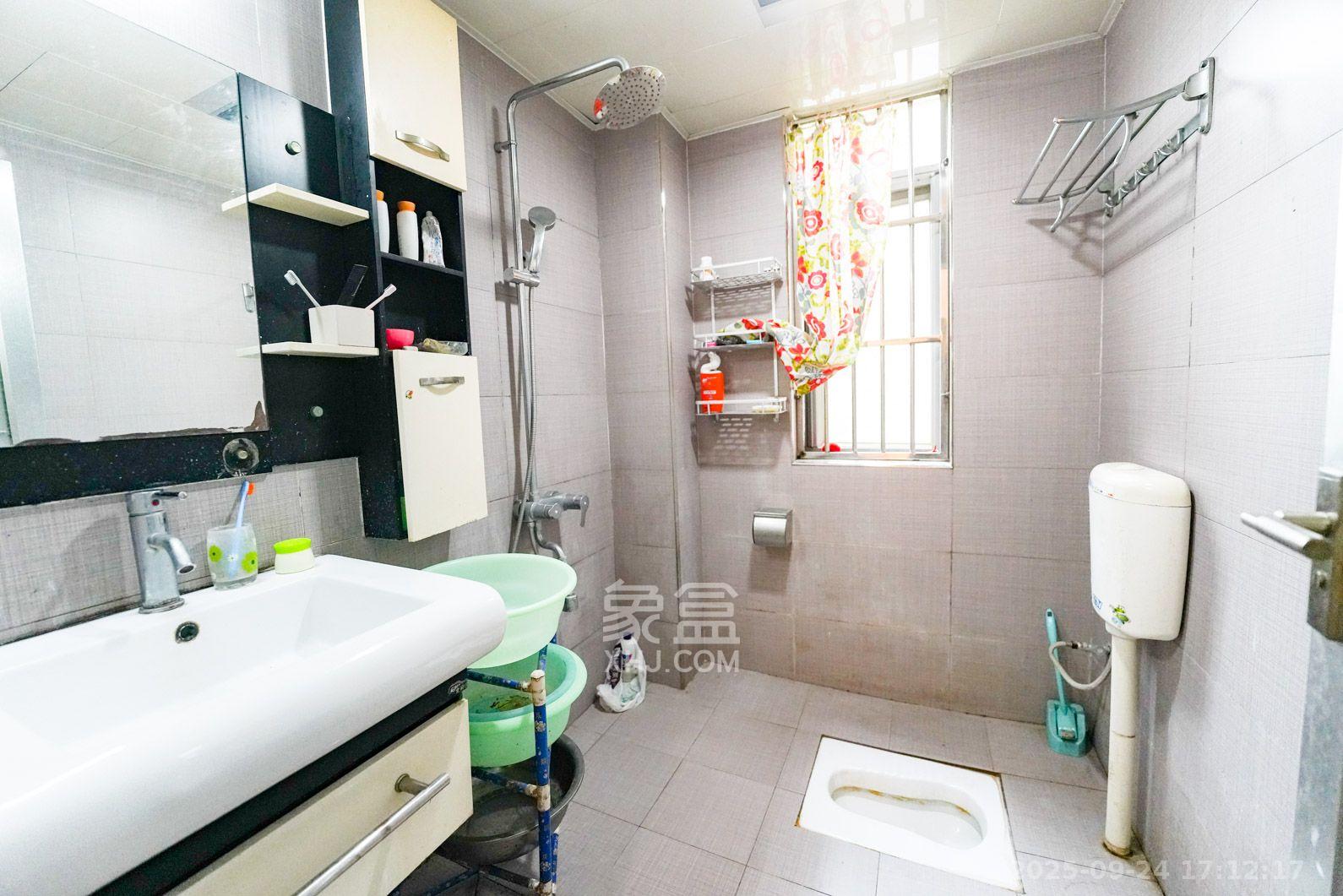 新城新世界一二三期 3室2厅2卫 3200.0元/月 新城新世界一二三期 3室2厅2卫 3200.0元/月室内图