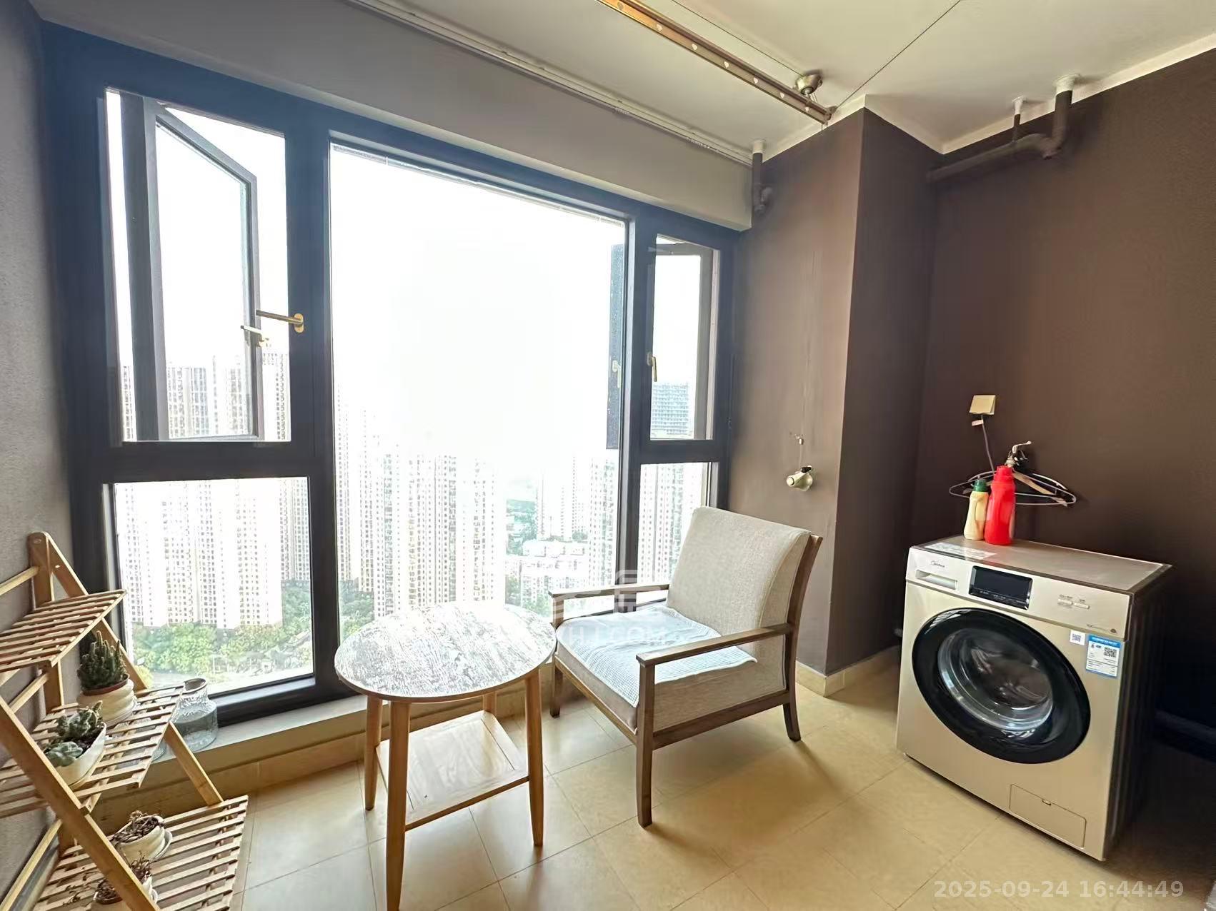 万科里金域国际  3室2厅2卫    4000.0元/月室内图