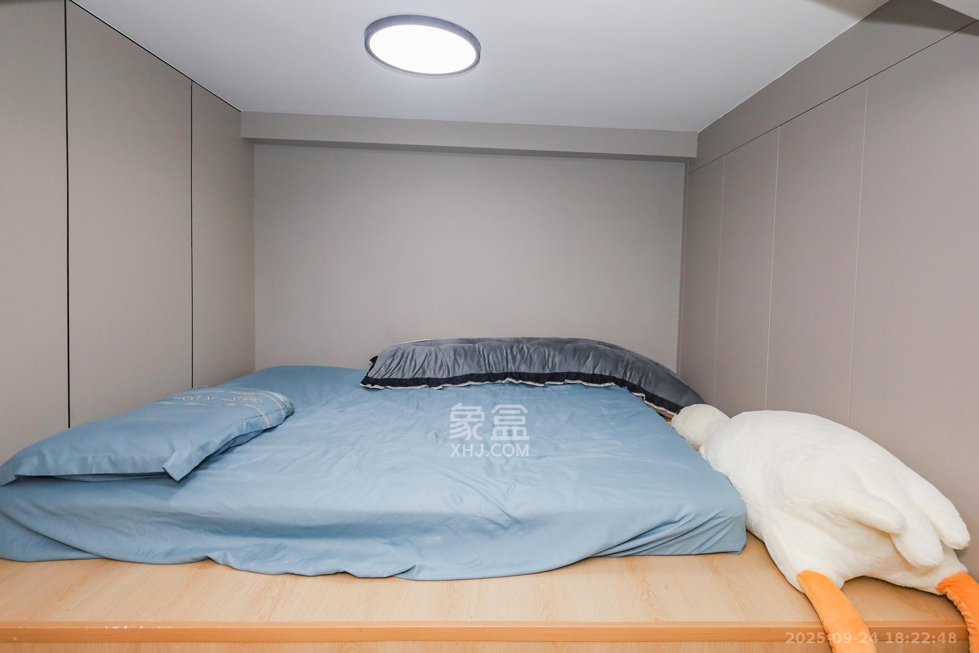 卓越中寰 2室1厅1卫 62.0万 卓越中寰 2室1厅1卫 62.0万卧室