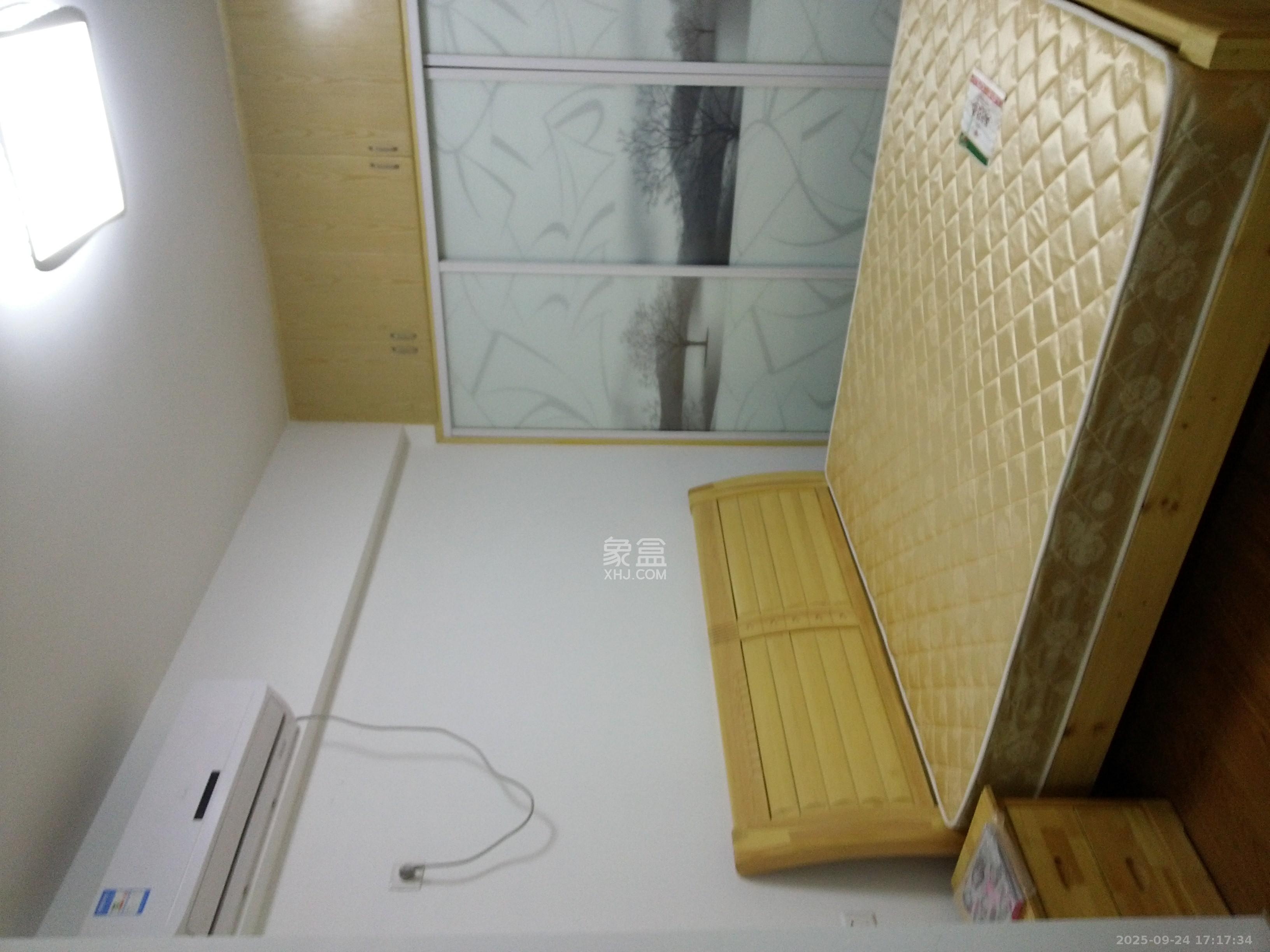 新府华城  1室0厅1卫   800.00元/月室内图