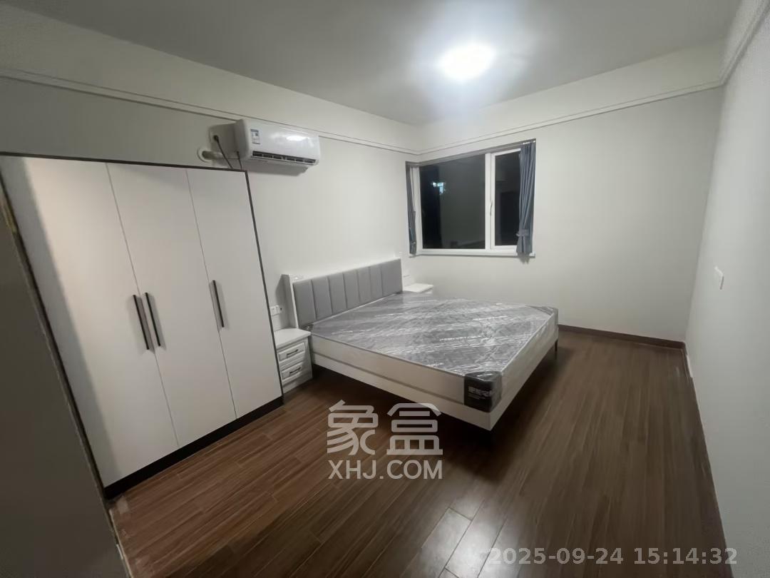 保利香槟国际 3室2厅2卫 2400.0元/月 保利香槟国际 3室2厅2卫 2400.0元/月室内图